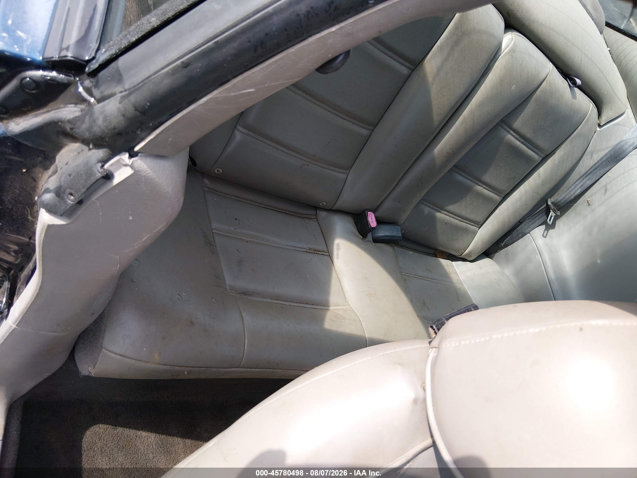 2003 Ford Mustang   Синий vin: 1FAFP40493F351559