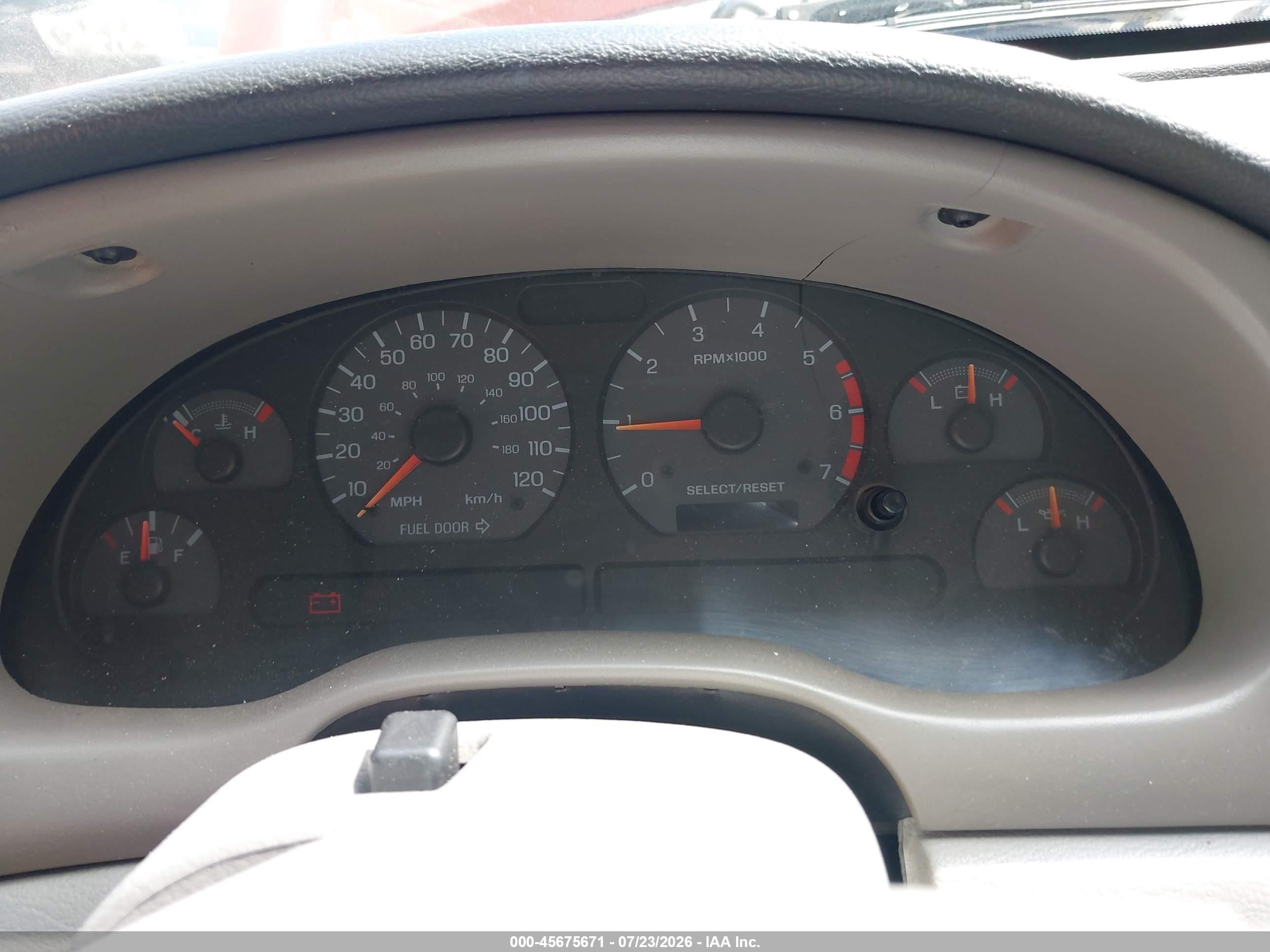 1999 Ford Mustang   Red vin: 1FAFP4049XF132199