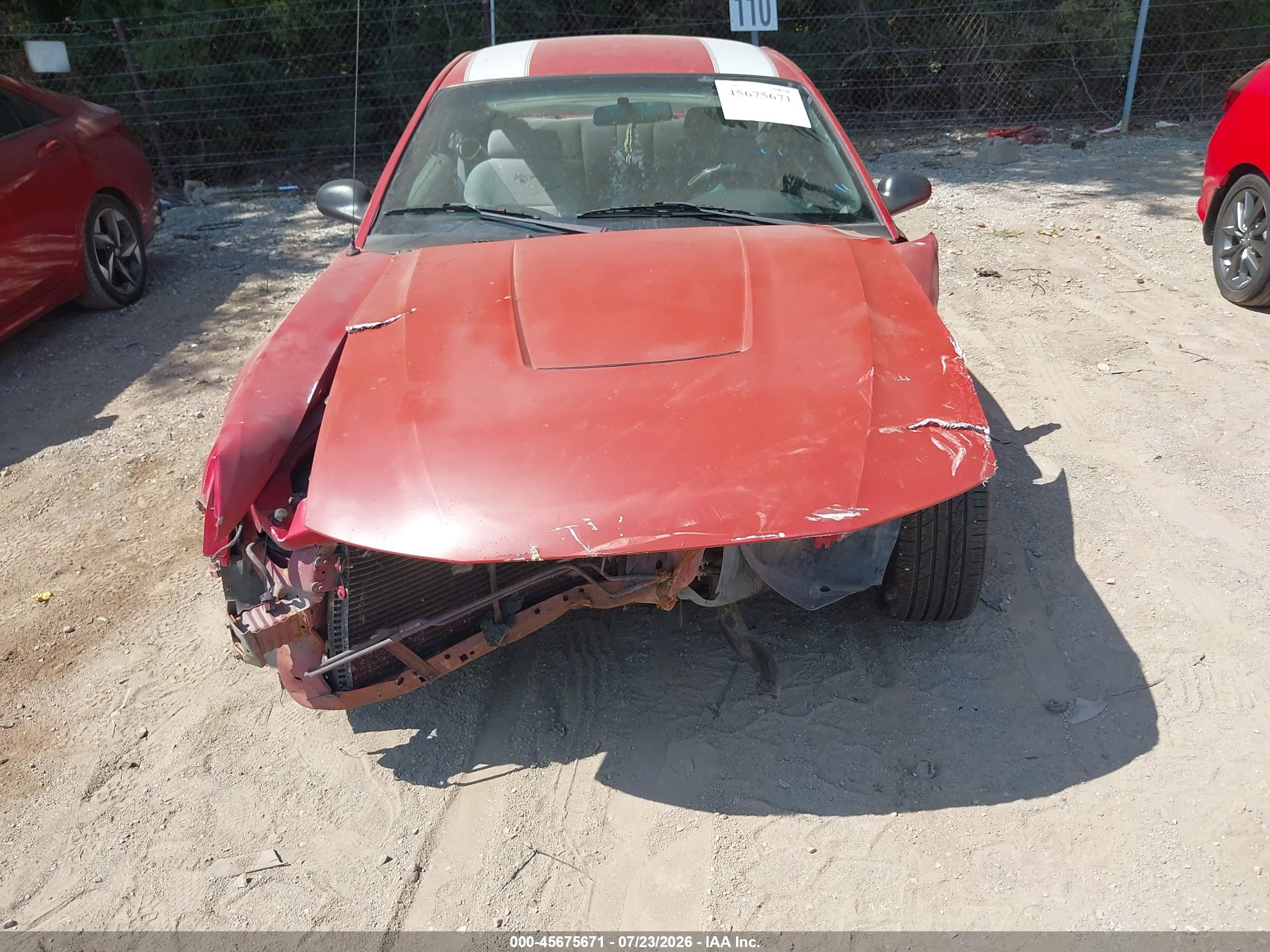1999 Ford Mustang   Red vin: 1FAFP4049XF132199