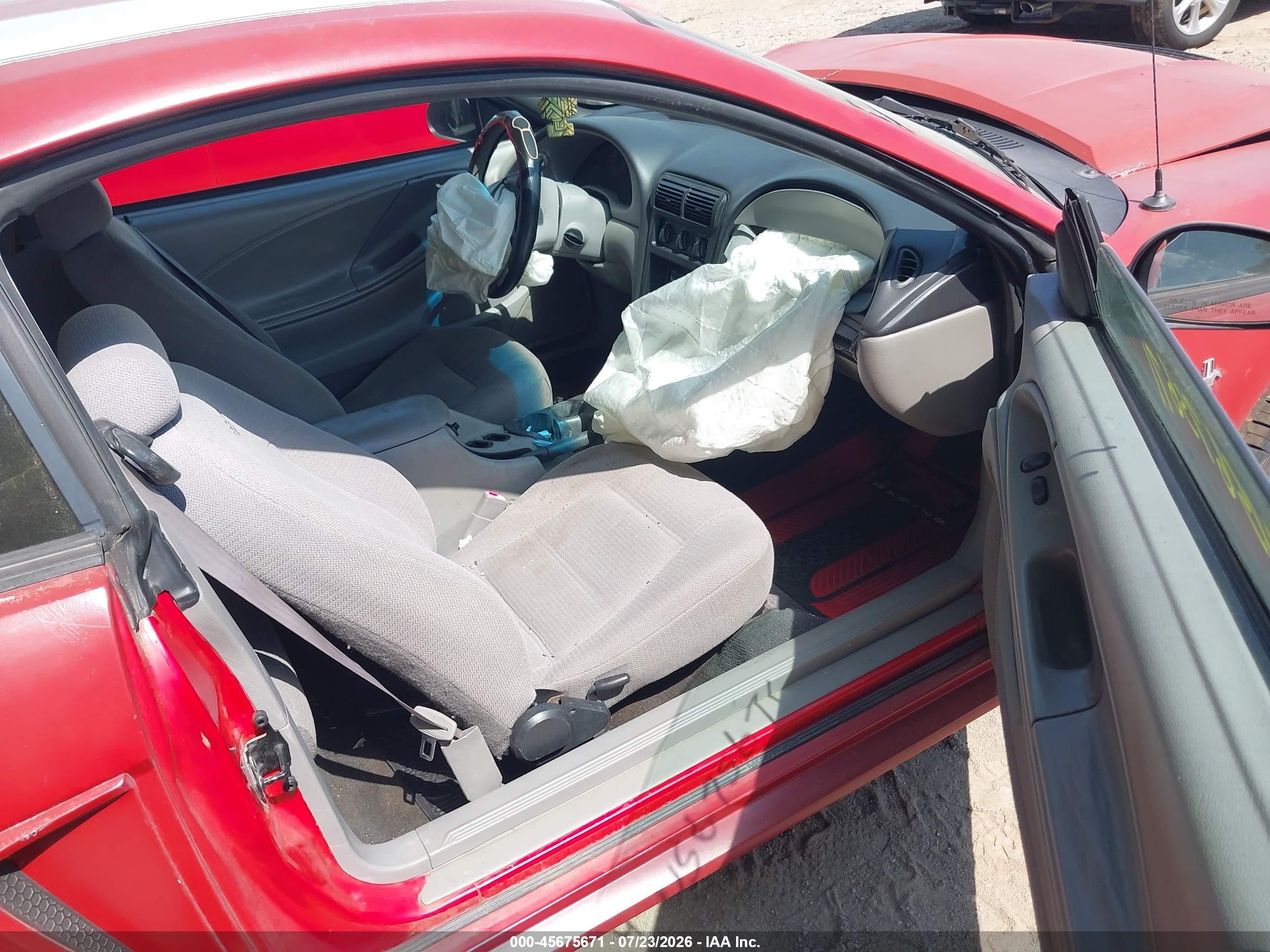 1999 Ford Mustang   Red vin: 1FAFP4049XF132199