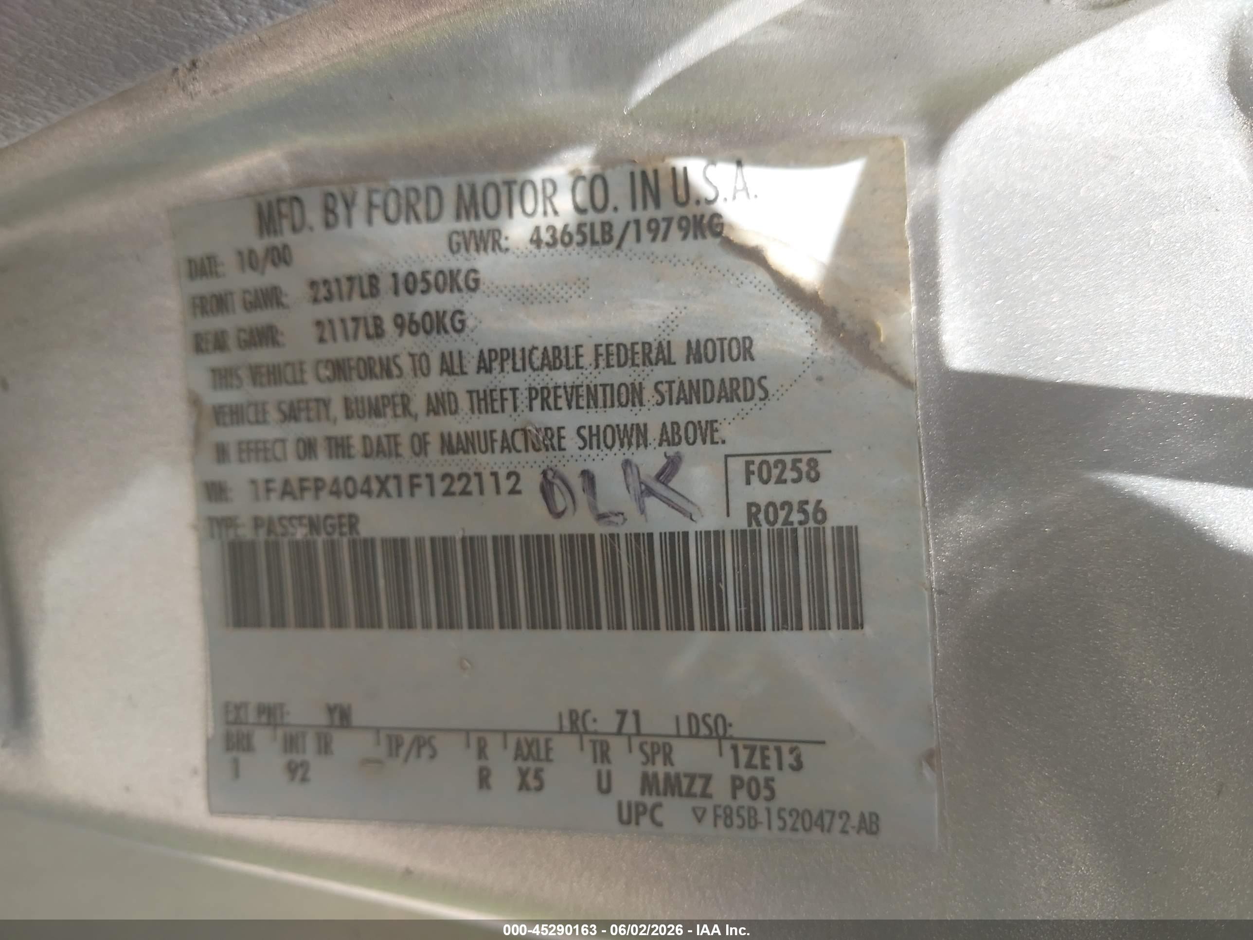 2001 Ford Mustang   Silver vin: 1FAFP404X1F122112