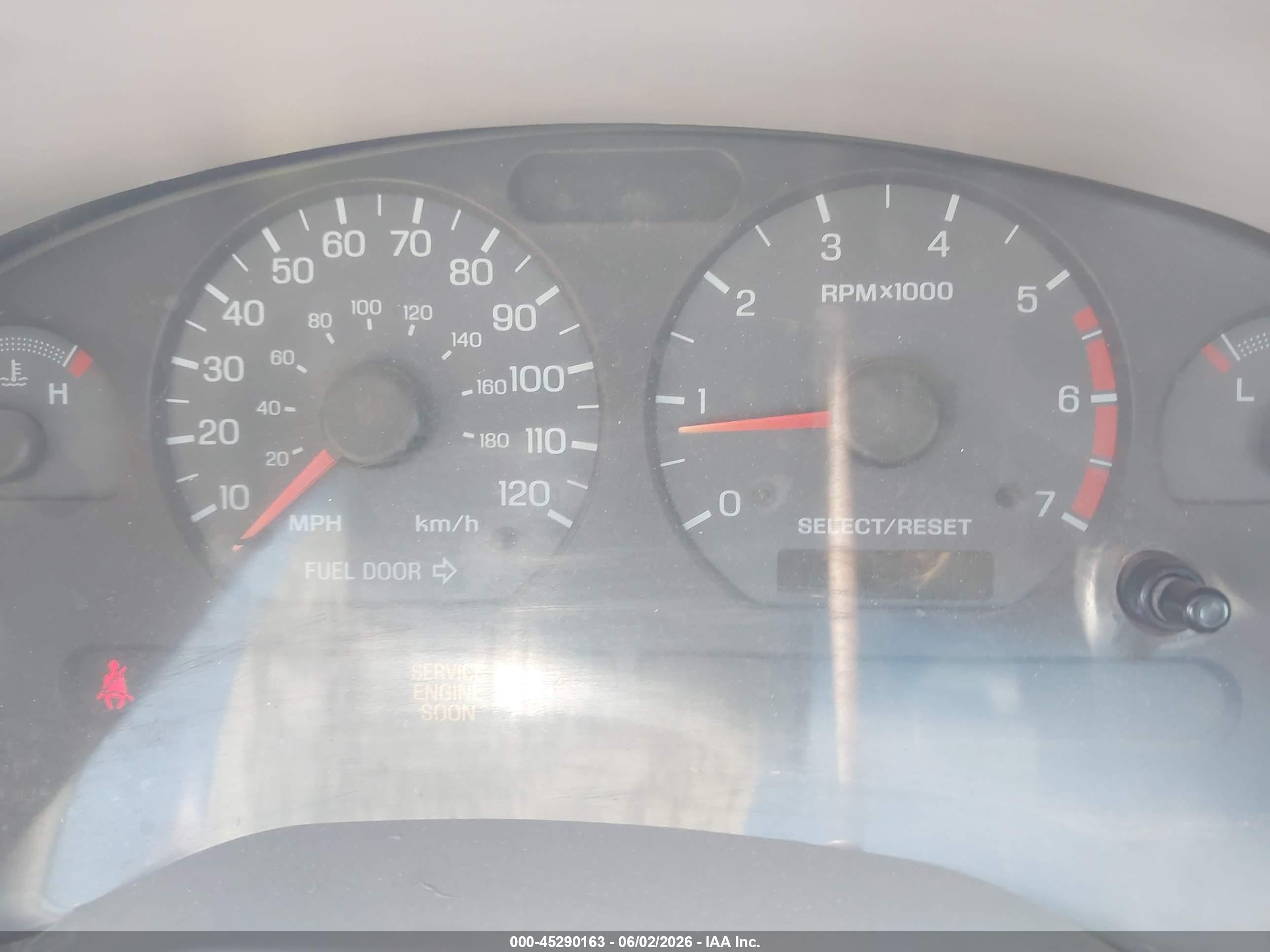2001 Ford Mustang   Silver vin: 1FAFP404X1F122112