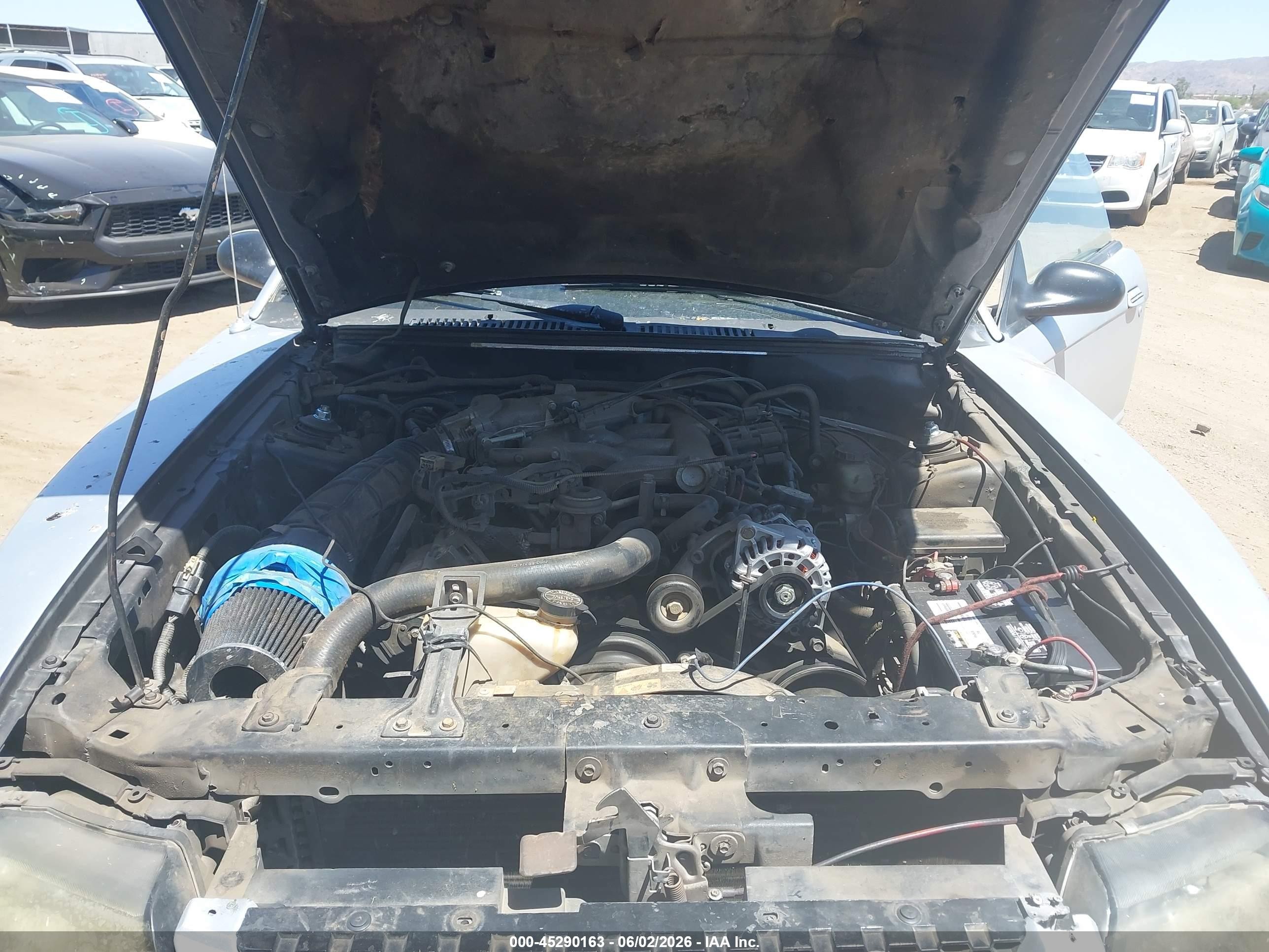 2001 Ford Mustang   Silver vin: 1FAFP404X1F122112