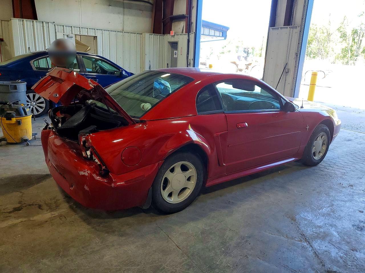 2001 Ford Mustang Red vin: 1FAFP404X1F154767