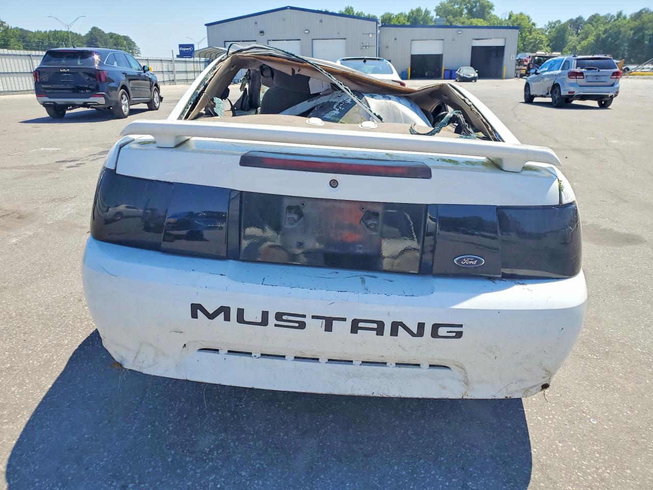 2002 Ford Mustang White vin: 1FAFP404X2F213723