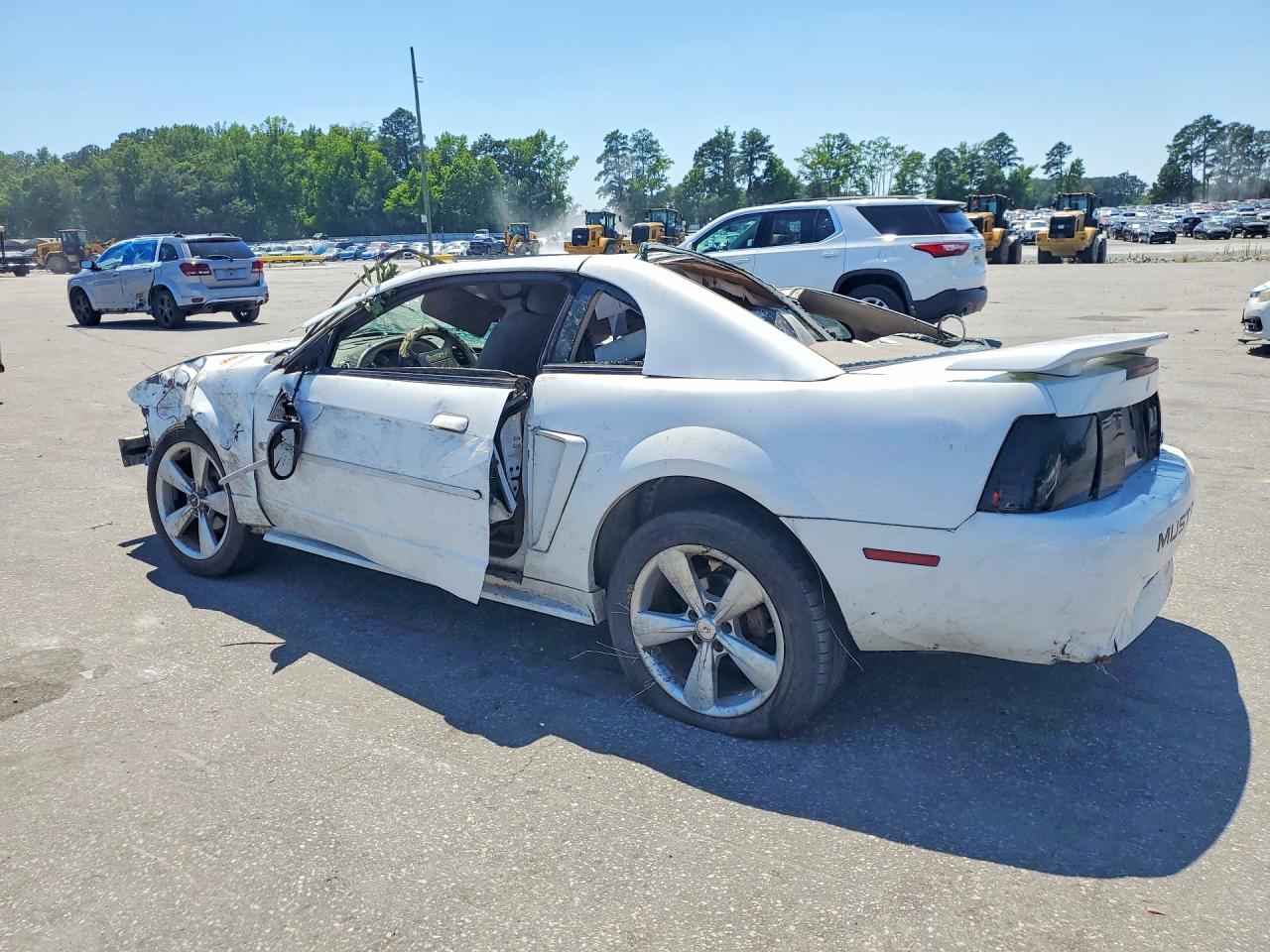 2002 Ford Mustang White vin: 1FAFP404X2F213723