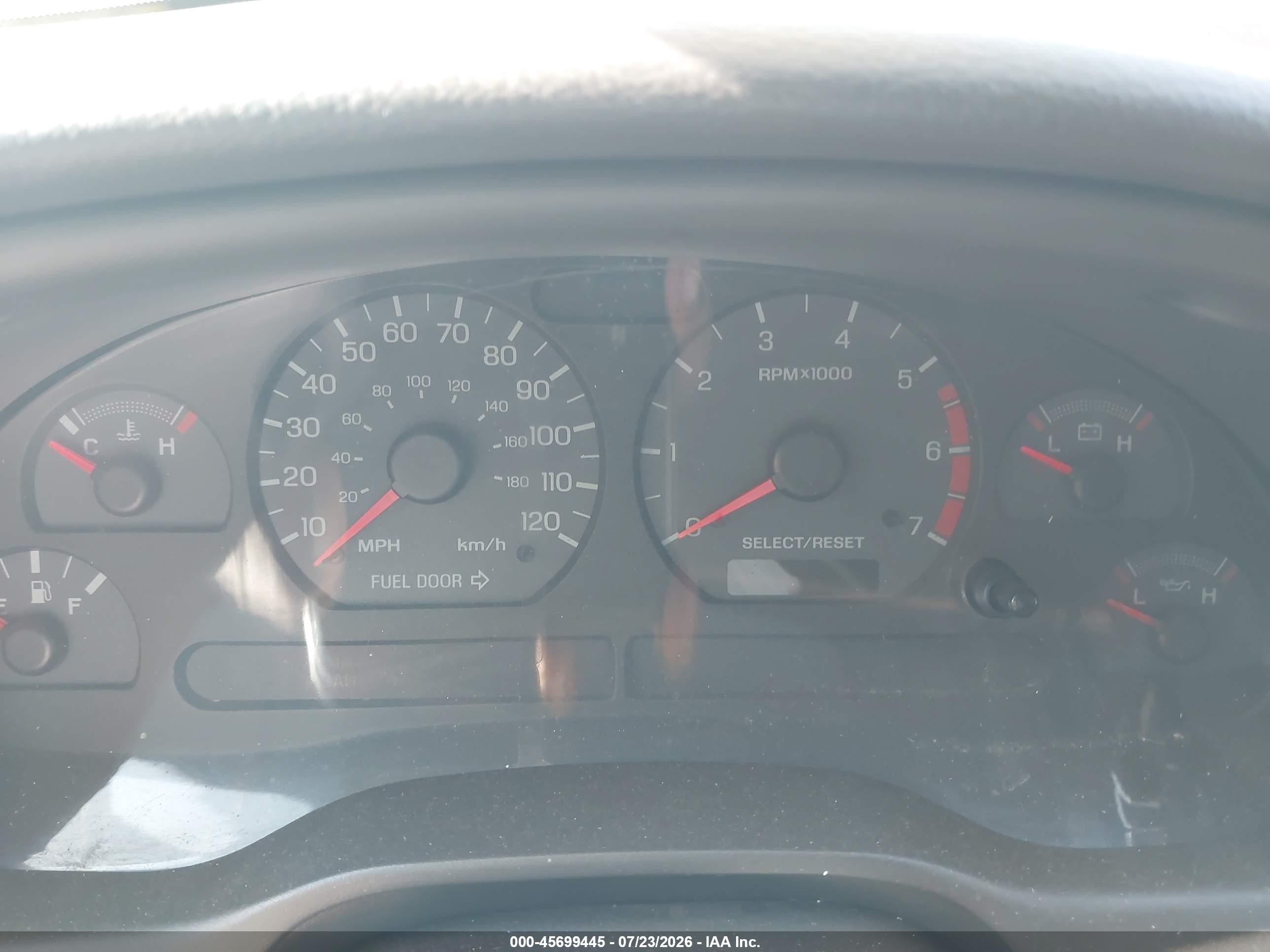 2003 Ford Mustang Yellow vin: 1FAFP404X3F348802