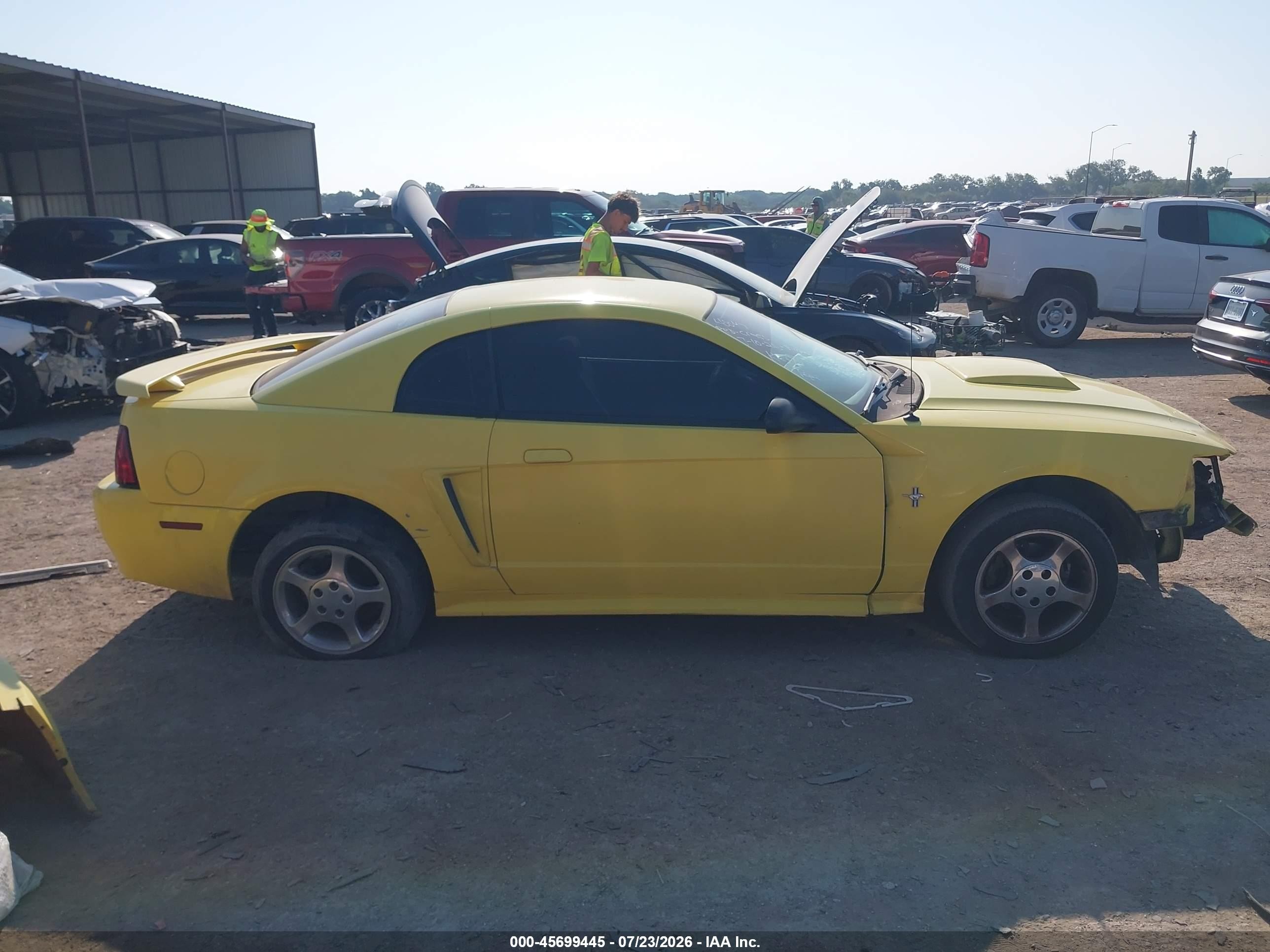 2003 Ford Mustang Yellow vin: 1FAFP404X3F348802