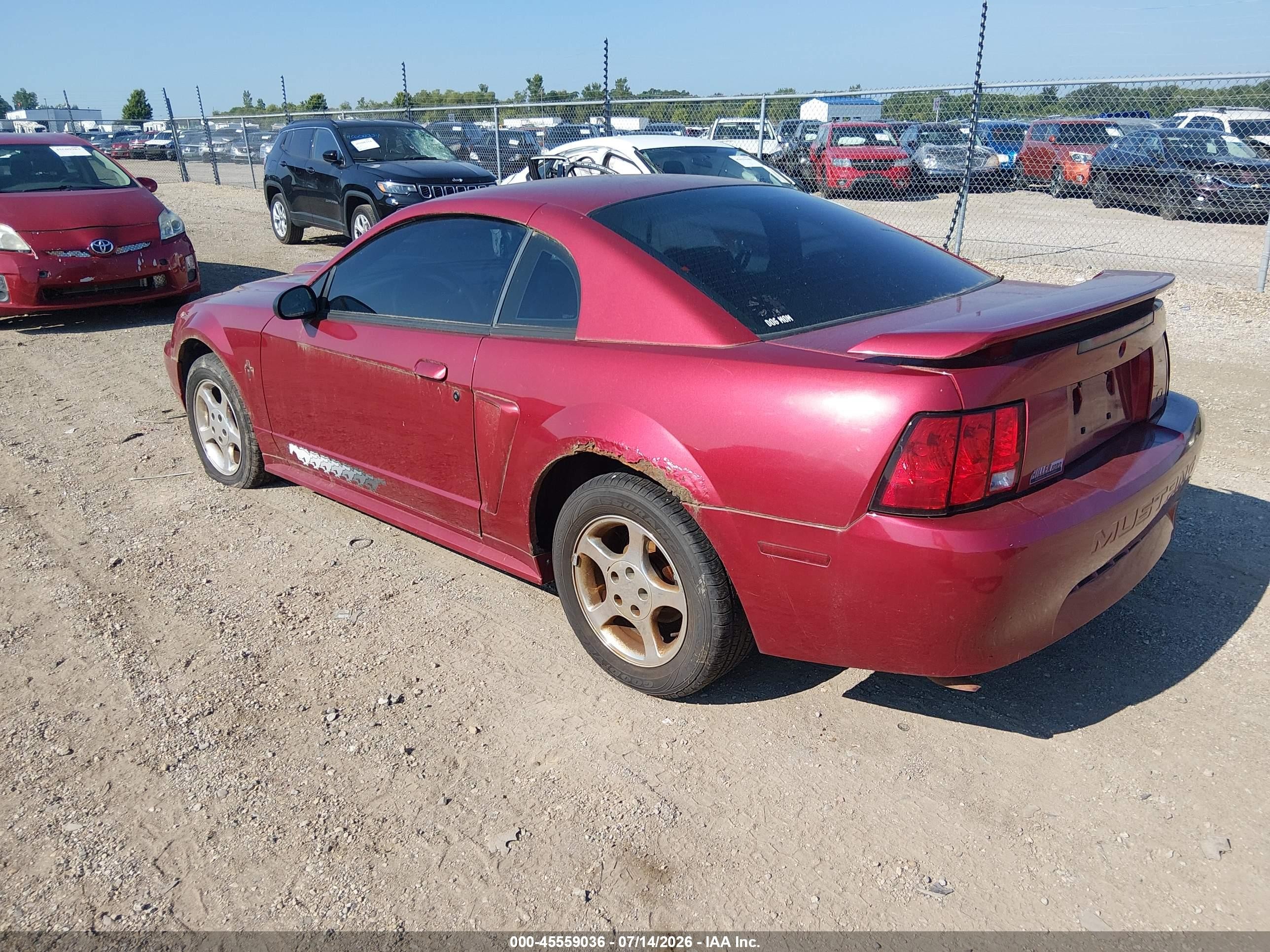 2003 Ford Mustang   Red vin: 1FAFP404X3F415964