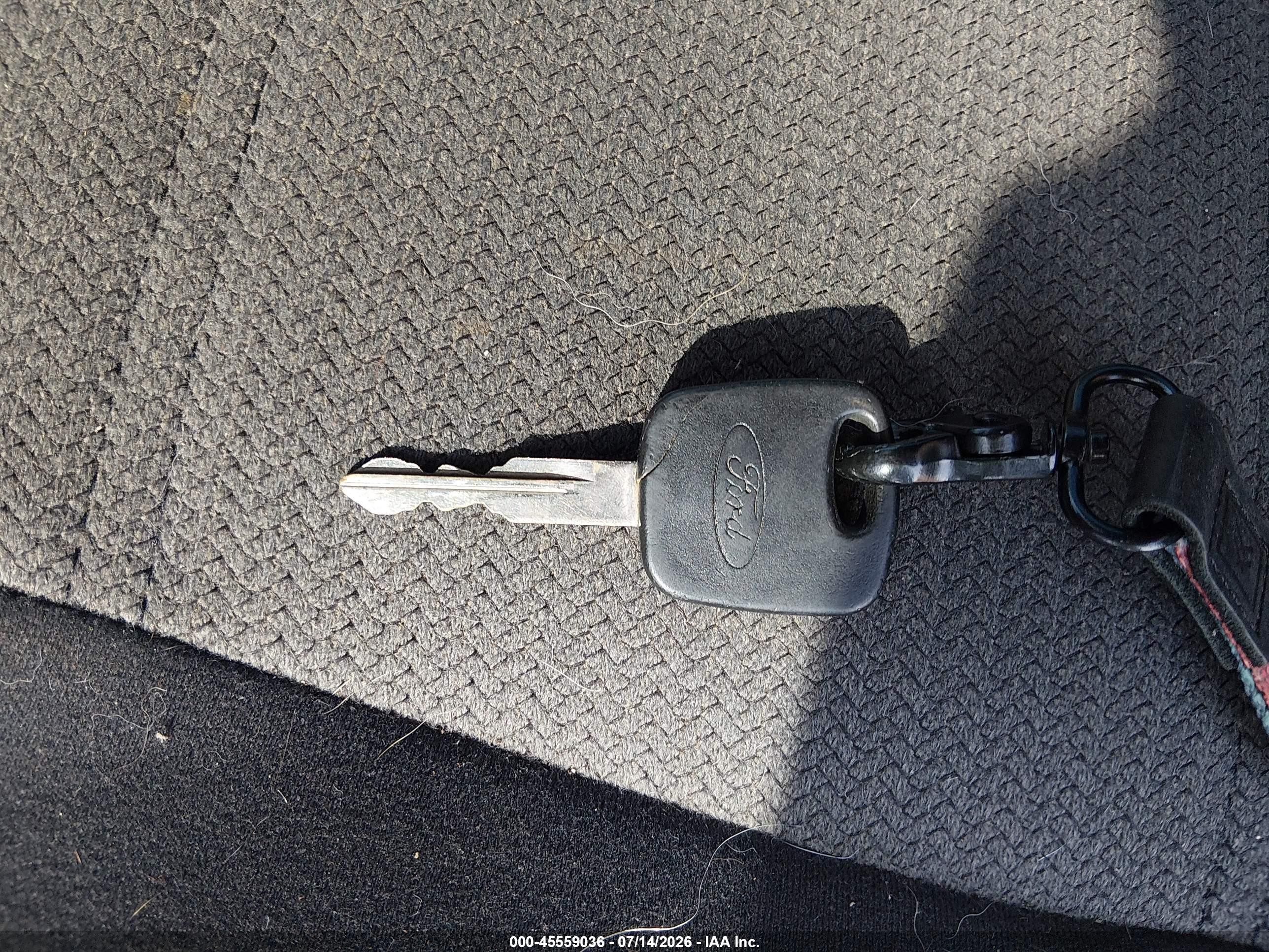 2003 Ford Mustang   Red vin: 1FAFP404X3F415964
