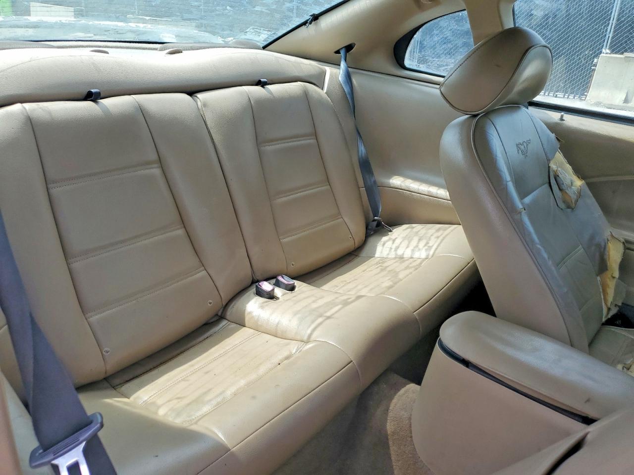 2004 Ford Mustang White vin: 1FAFP404X4F102480