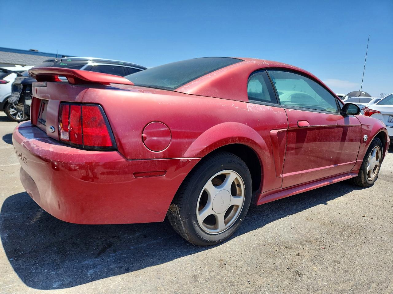 2004 Ford Mustang Red vin: 1FAFP404X4F103340
