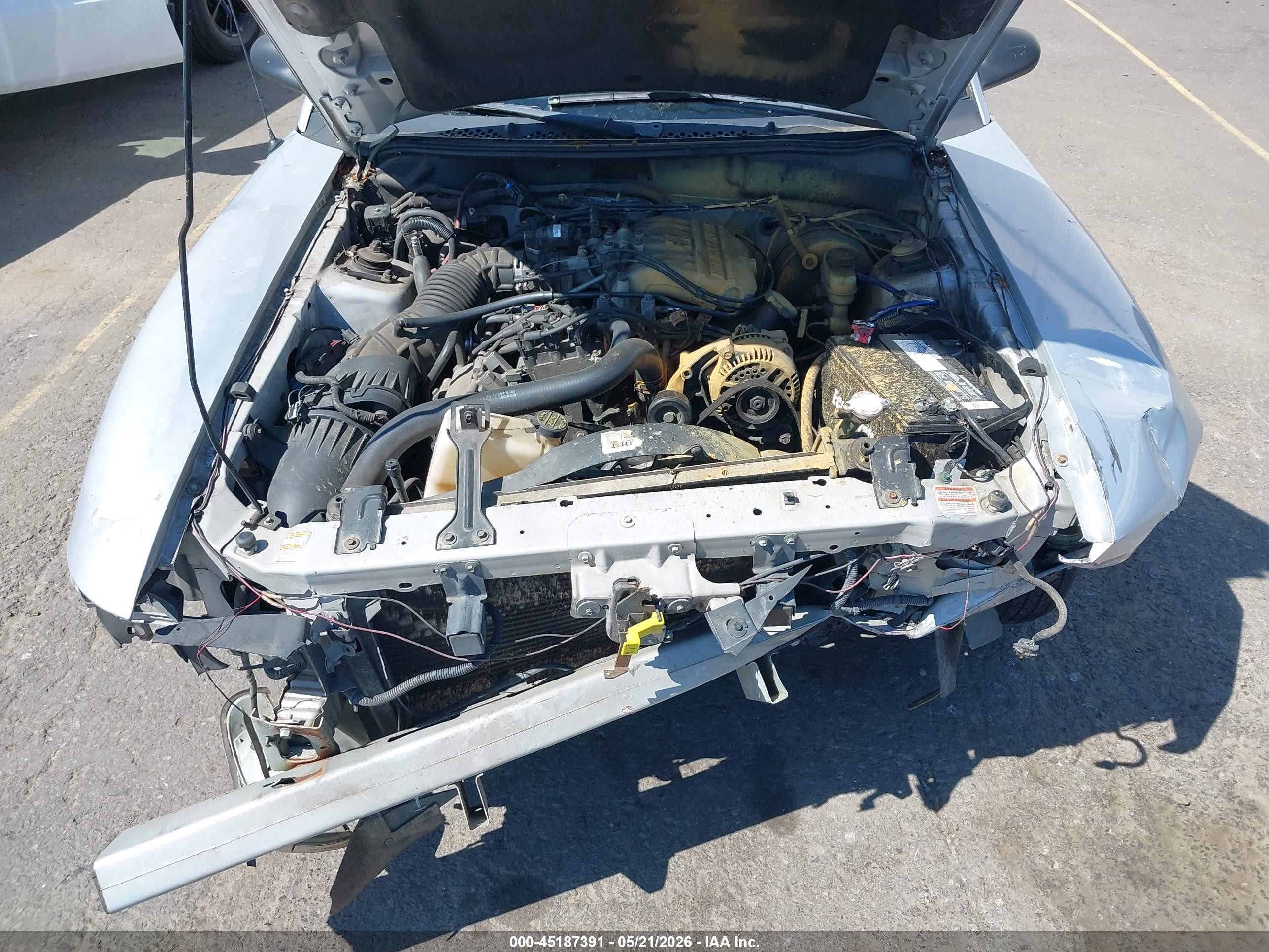 1998 Ford Mustang   Silver vin: 1FAFP404XWF273801