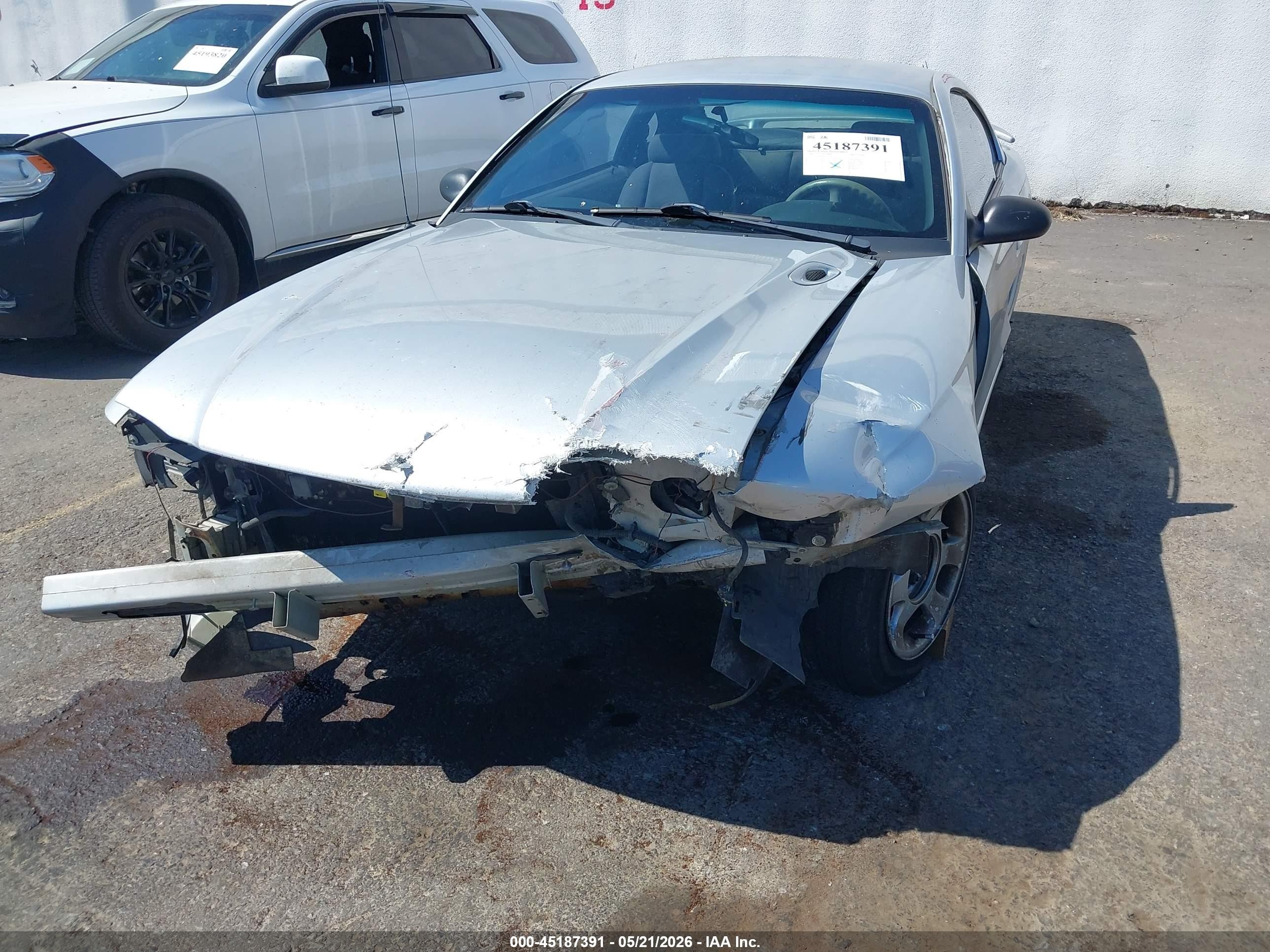 1998 Ford Mustang   Silver vin: 1FAFP404XWF273801