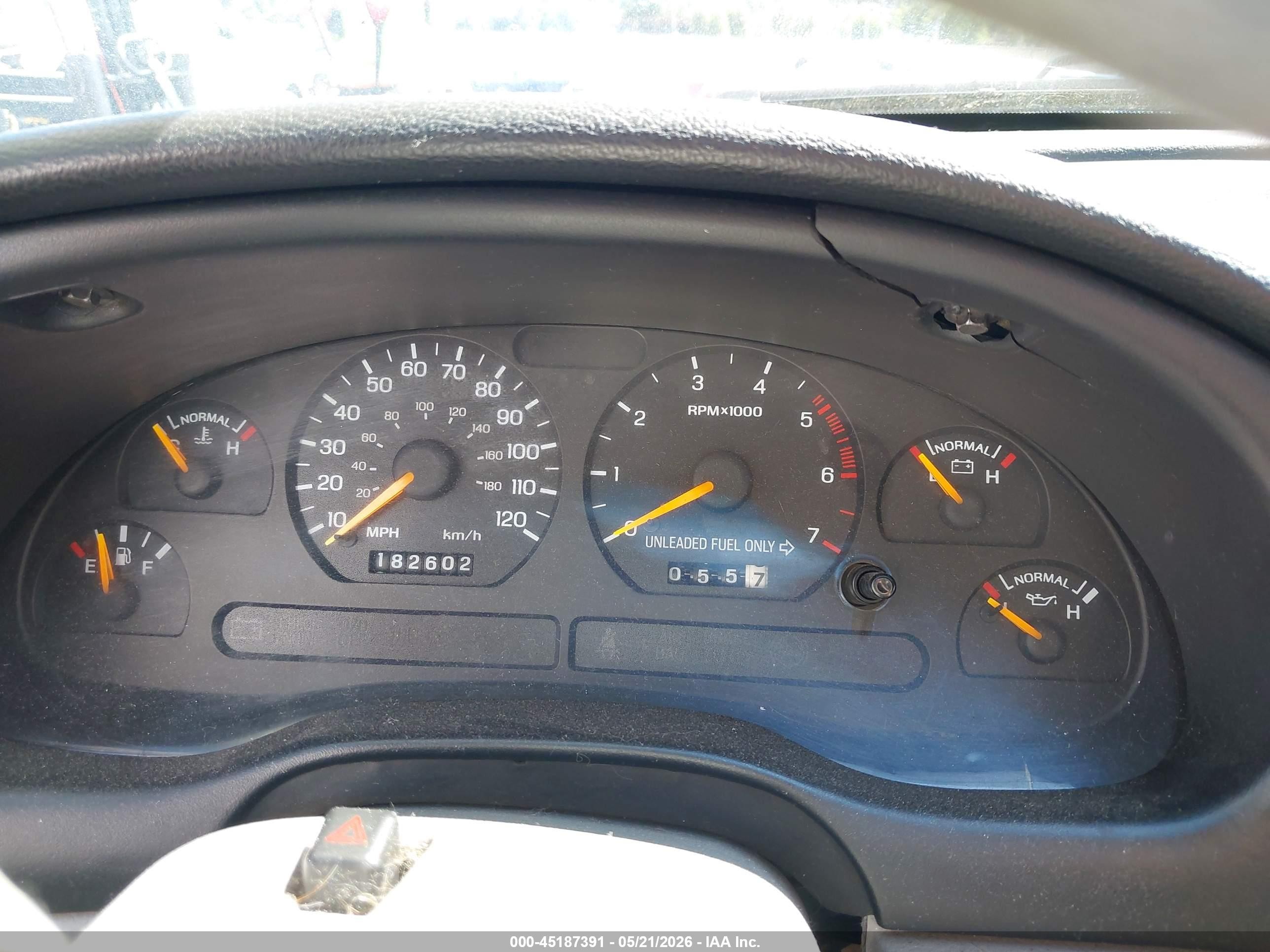 1998 Ford Mustang   Silver vin: 1FAFP404XWF273801