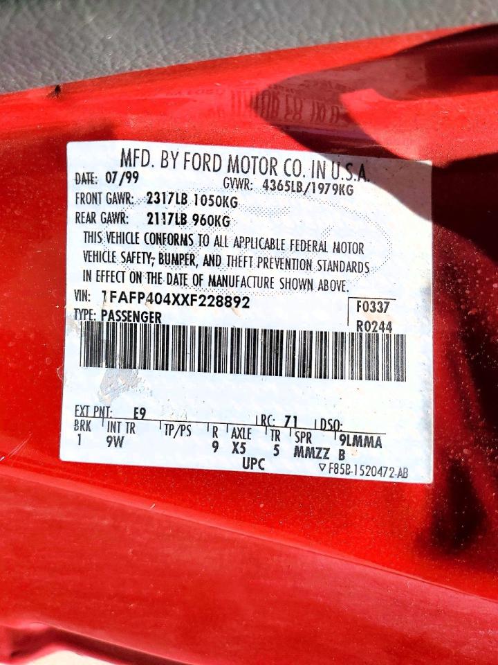 1999 Ford Mustang Red vin: 1FAFP404XXF228892