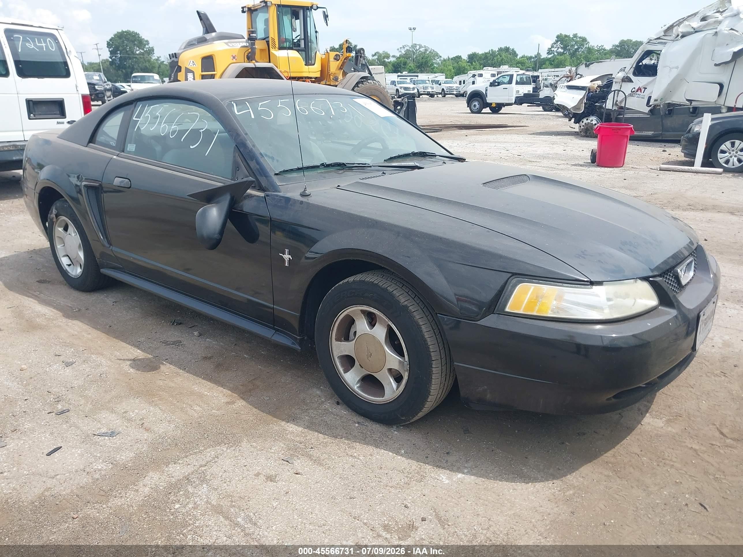 2000 Ford Mustang   Black vin: 1FAFP404XYF117325