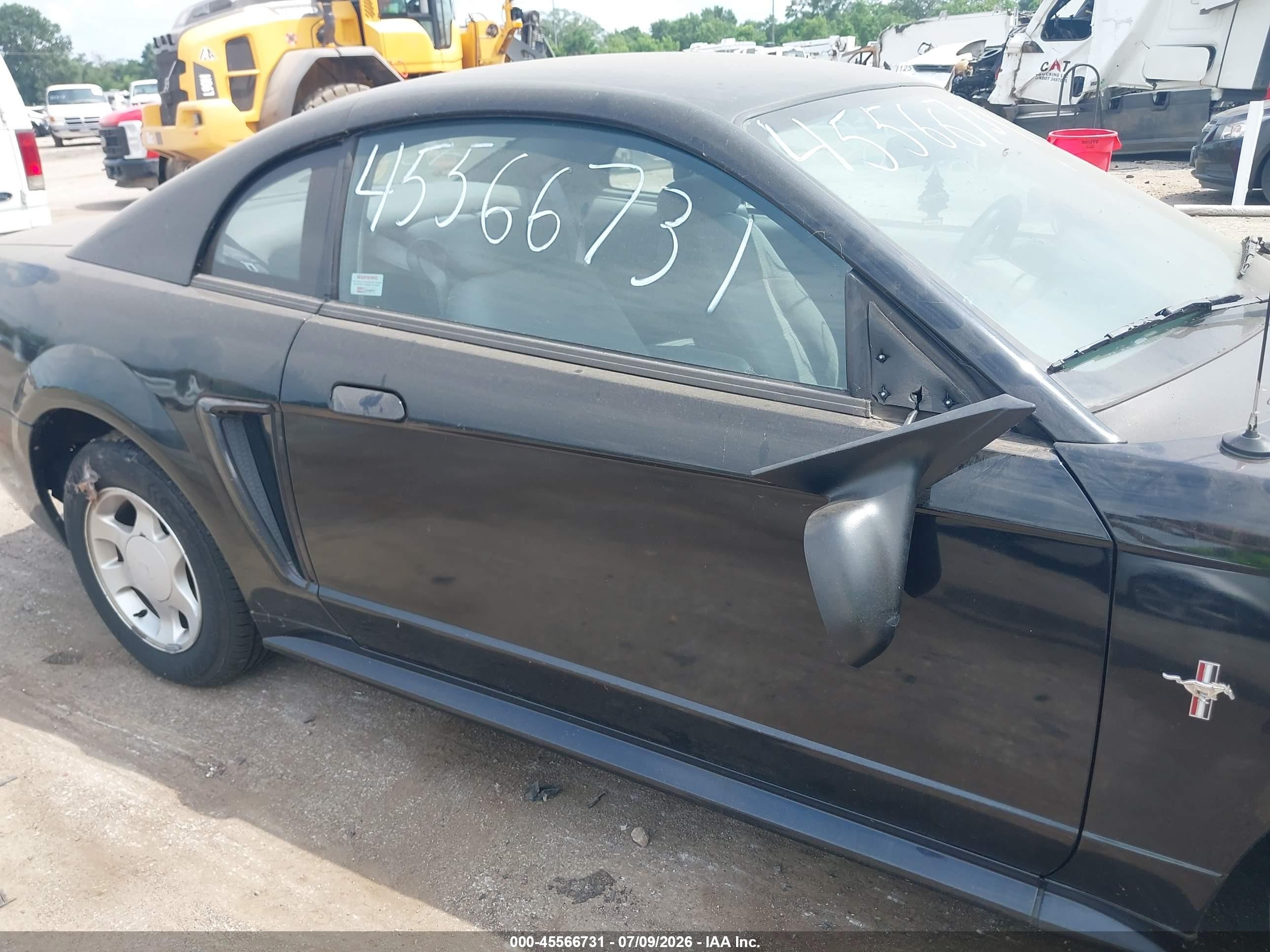 2000 Ford Mustang   Black vin: 1FAFP404XYF117325