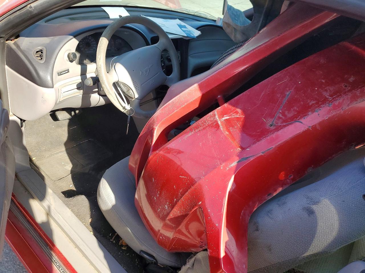 2000 Ford Mustang Red vin: 1FAFP404XYF202889