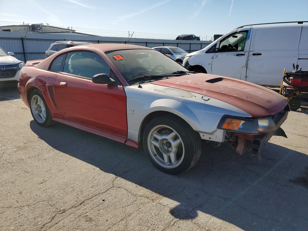 2000 Ford Mustang Red vin: 1FAFP404XYF202889