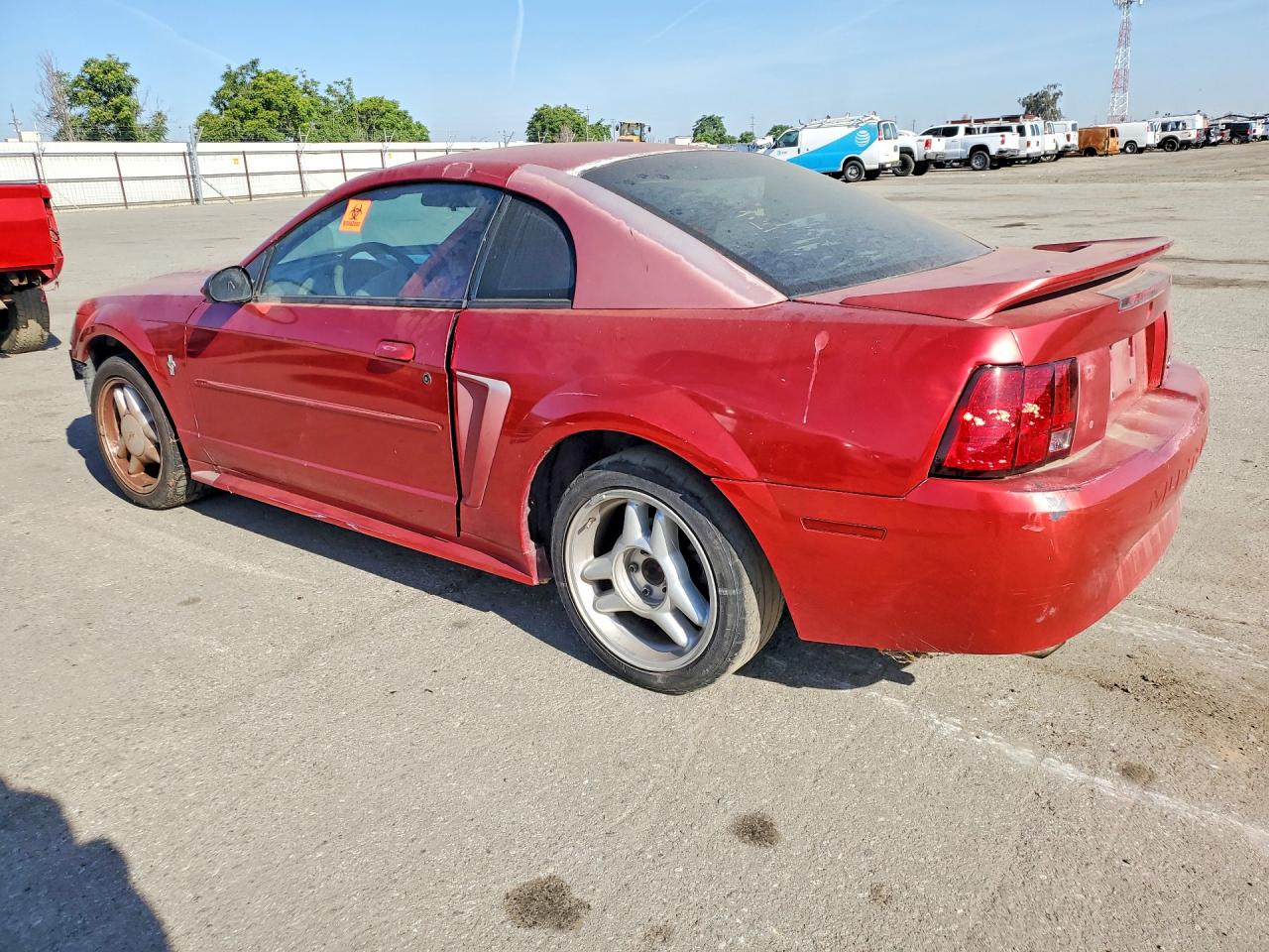 2000 Ford Mustang Red vin: 1FAFP404XYF202889