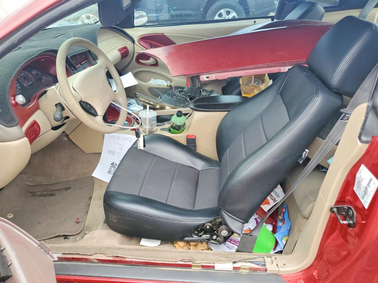 2004 Ford Mustang Red vin: 1FAFP40604F169848