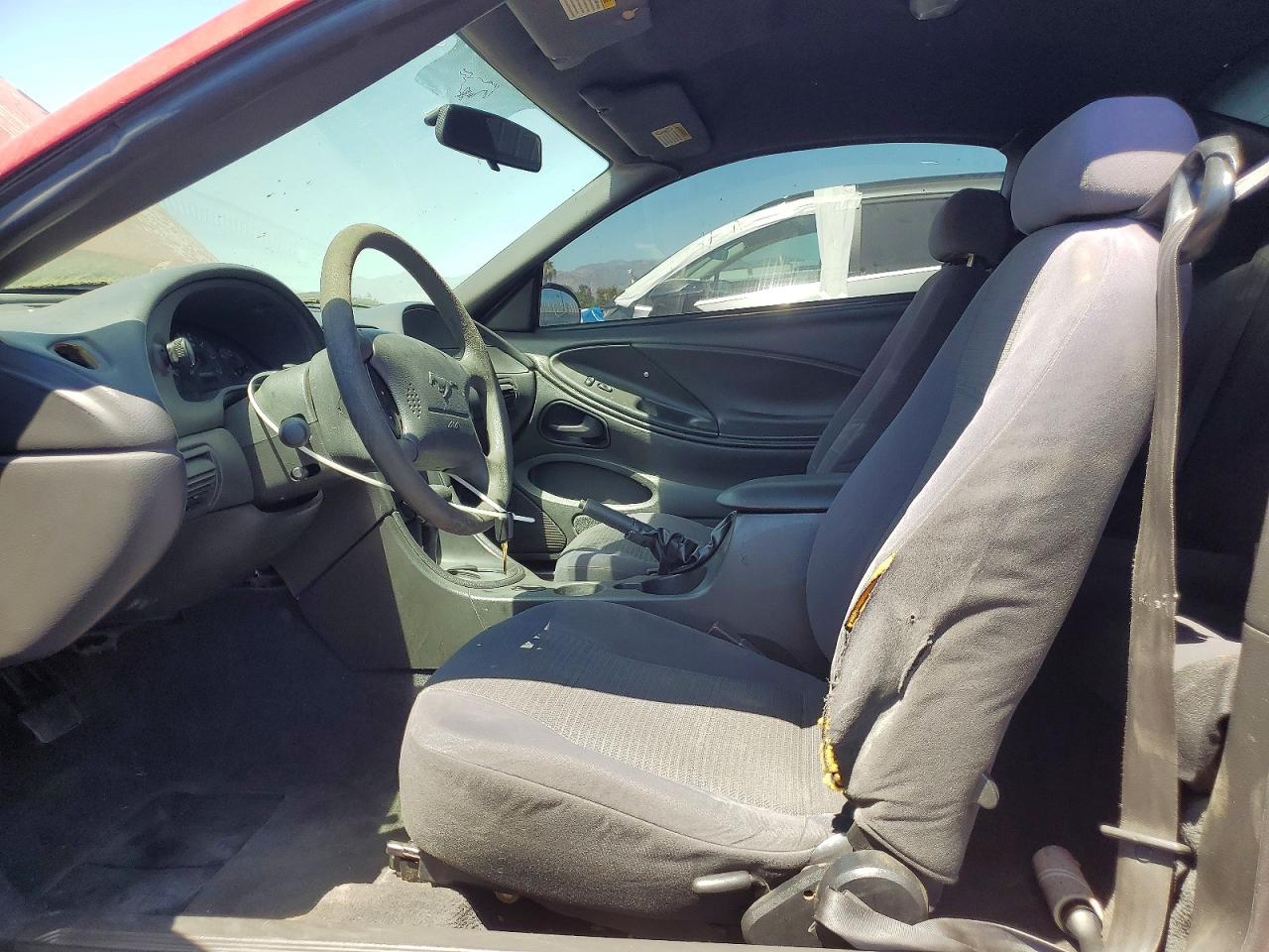 2004 Ford Mustang Red vin: 1FAFP40604F194362