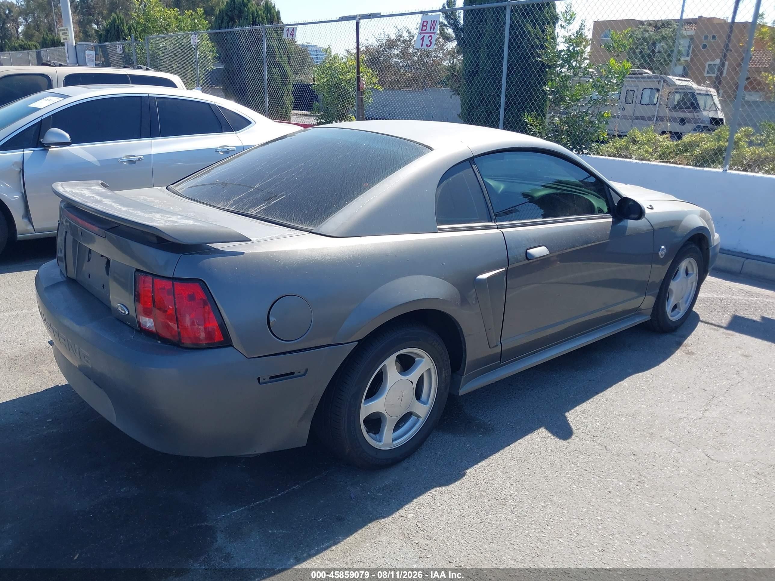 2004 Ford Mustang   Серый vin: 1FAFP40604F201987