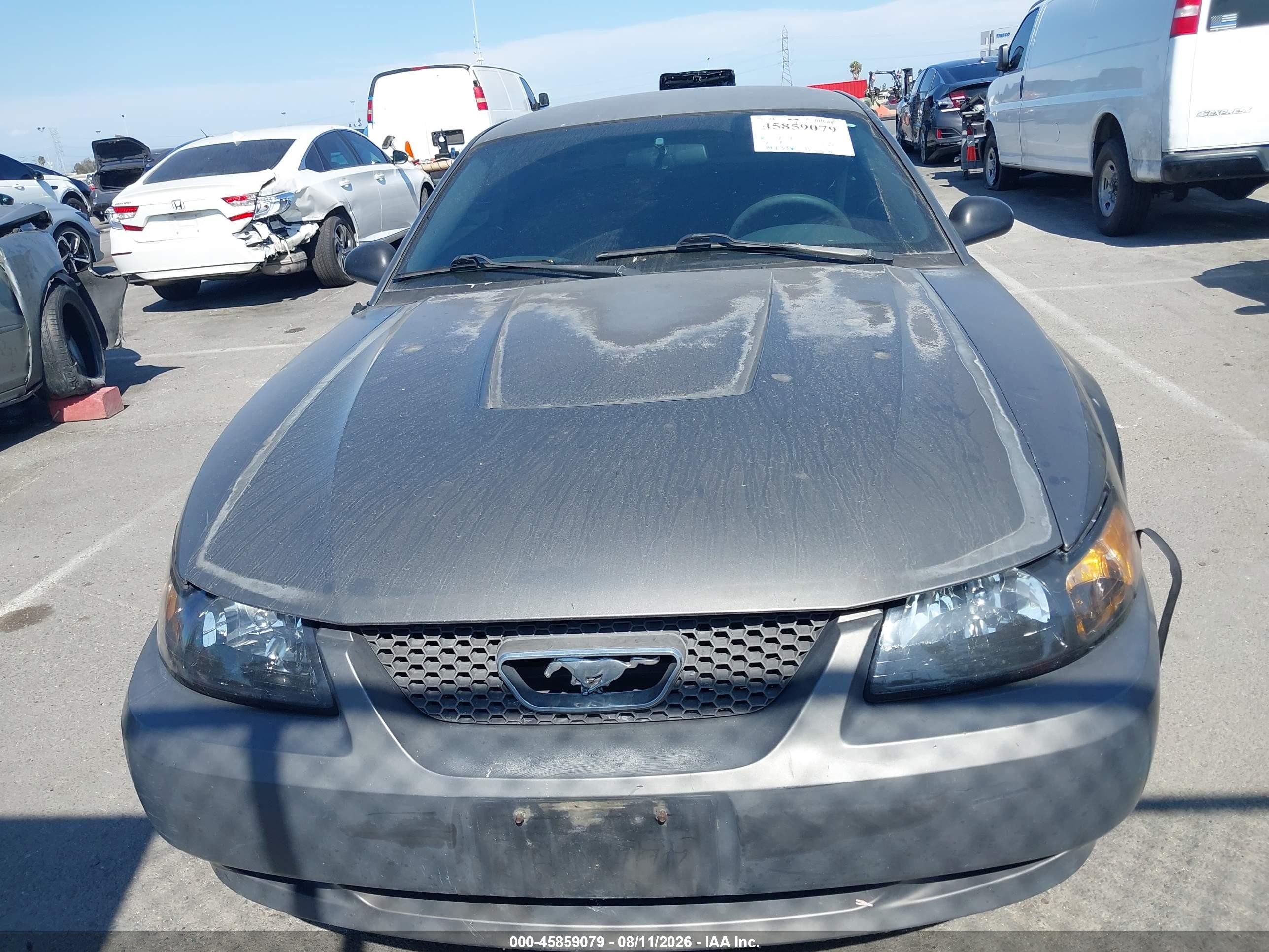 2004 Ford Mustang   Серый vin: 1FAFP40604F201987