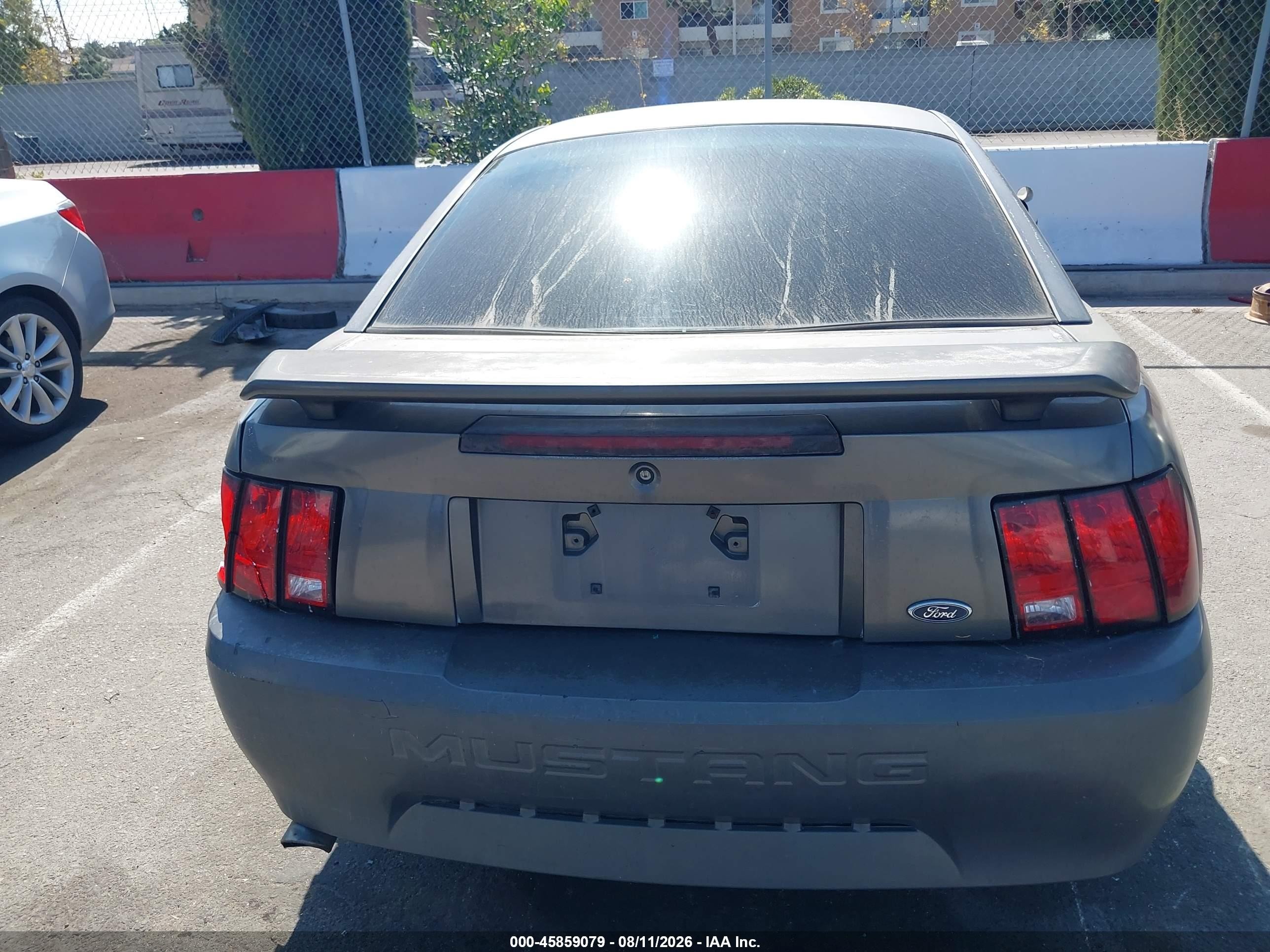 2004 Ford Mustang   Серый vin: 1FAFP40604F201987