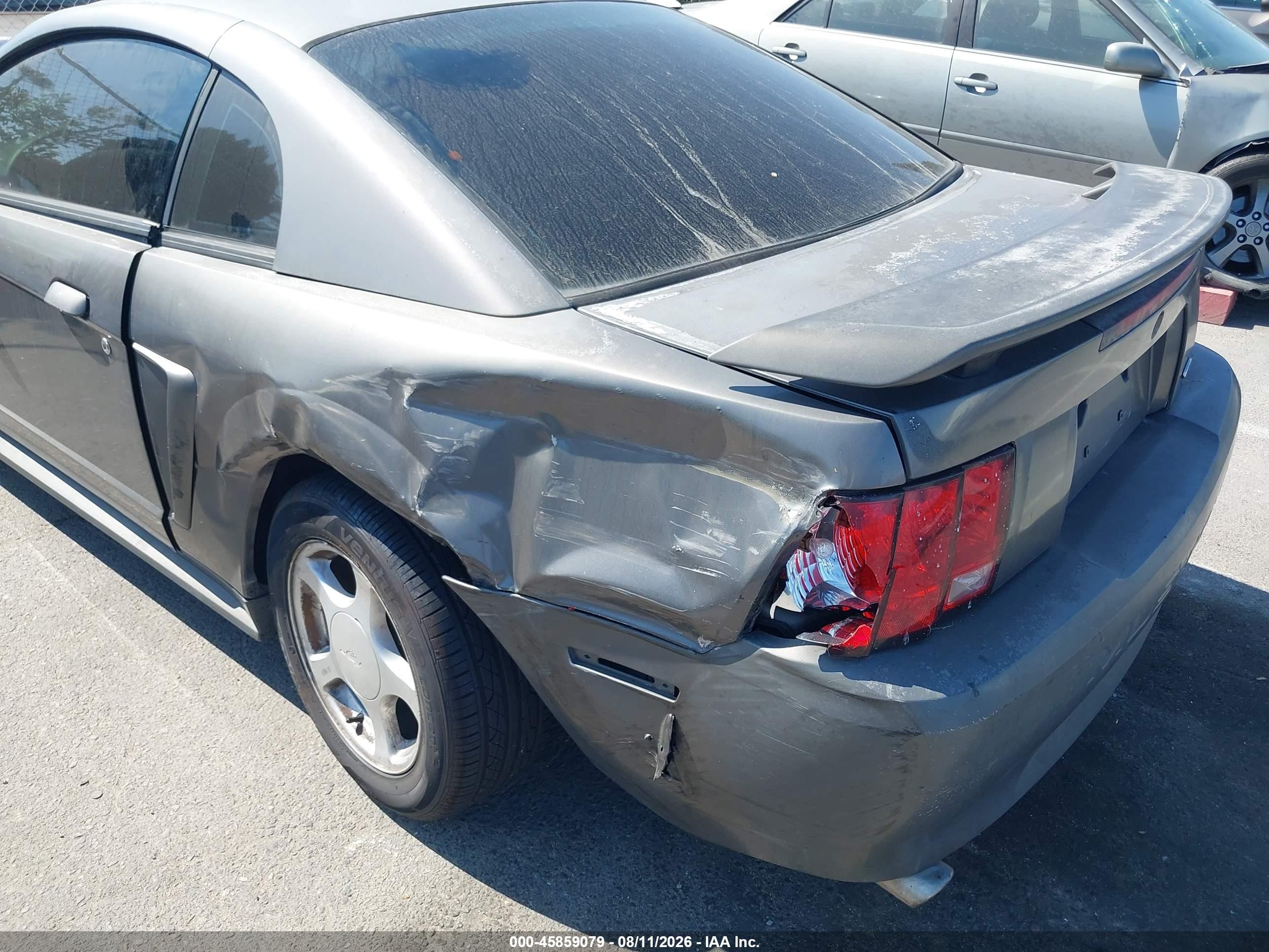 2004 Ford Mustang   Серый vin: 1FAFP40604F201987