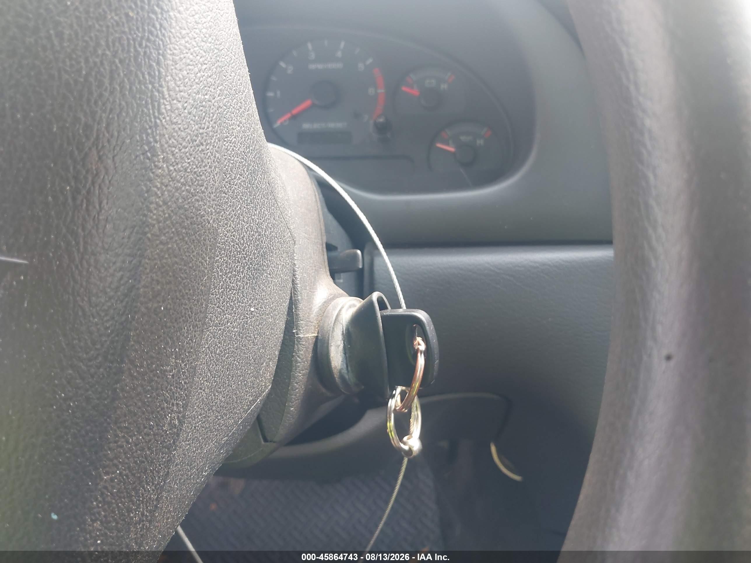 2004 Ford Mustang   Красный vin: 1FAFP40604F242071
