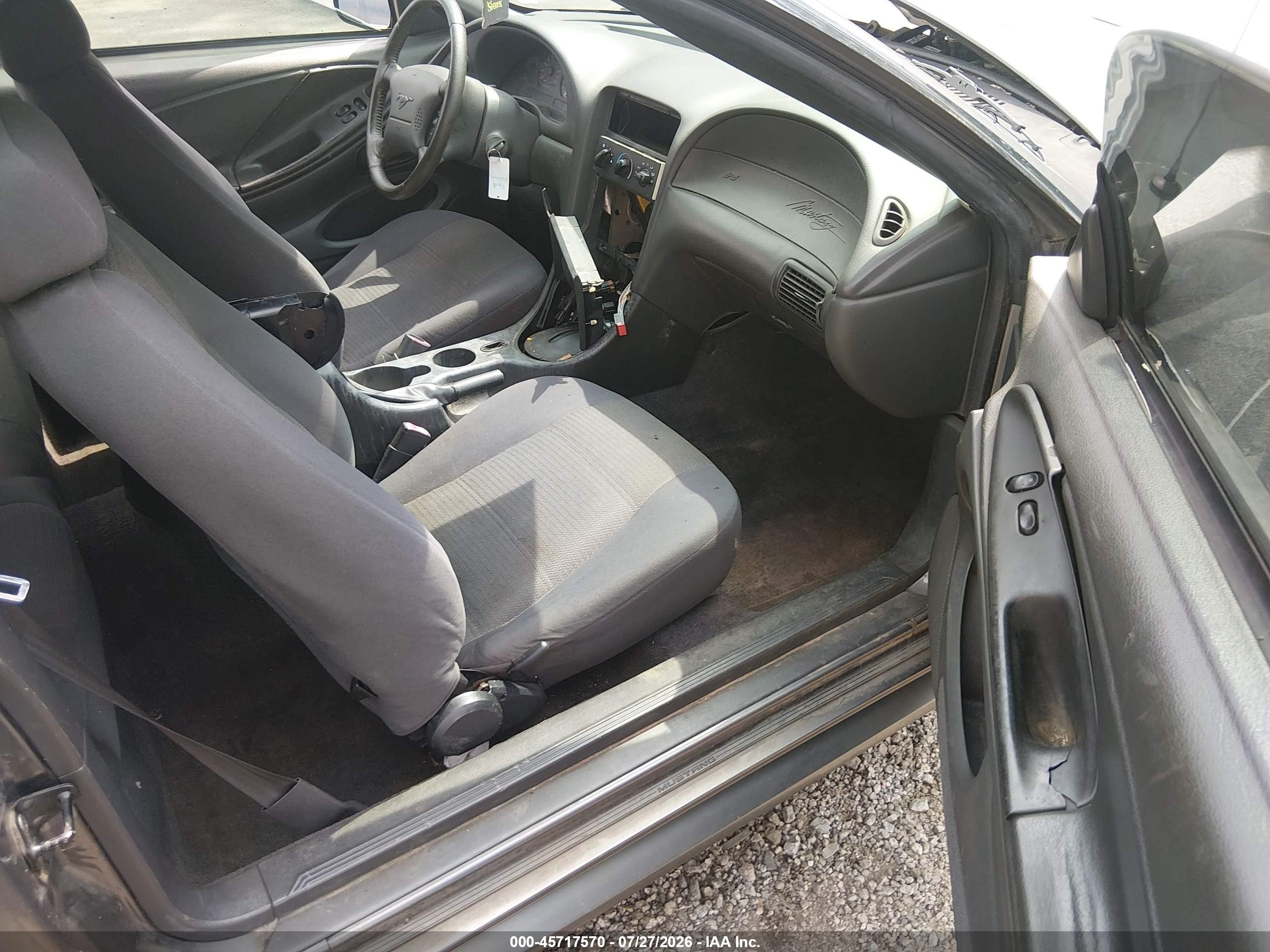 2004 Ford Mustang   Gray vin: 1FAFP40614F165081