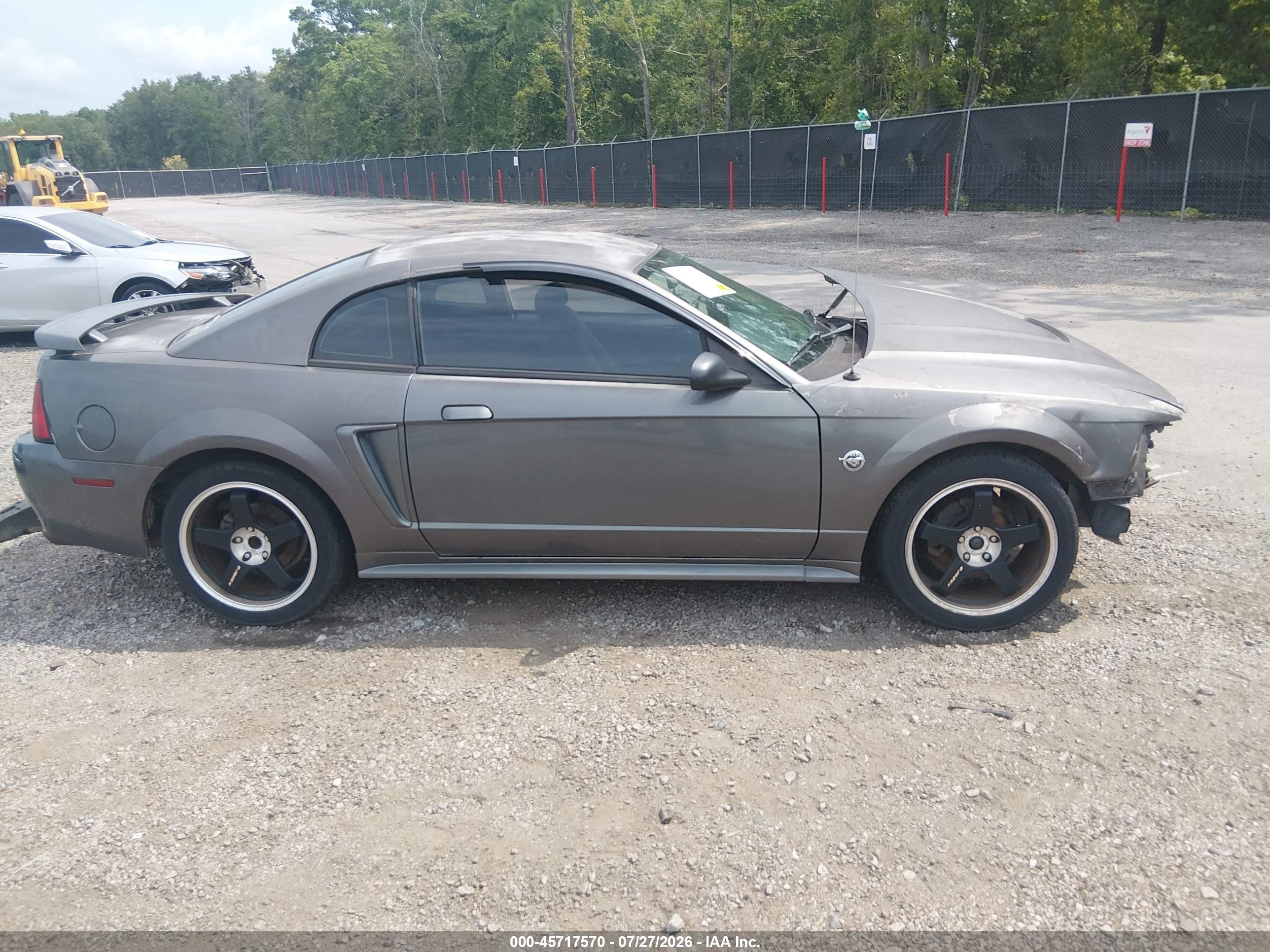 2004 Ford Mustang   Gray vin: 1FAFP40614F165081