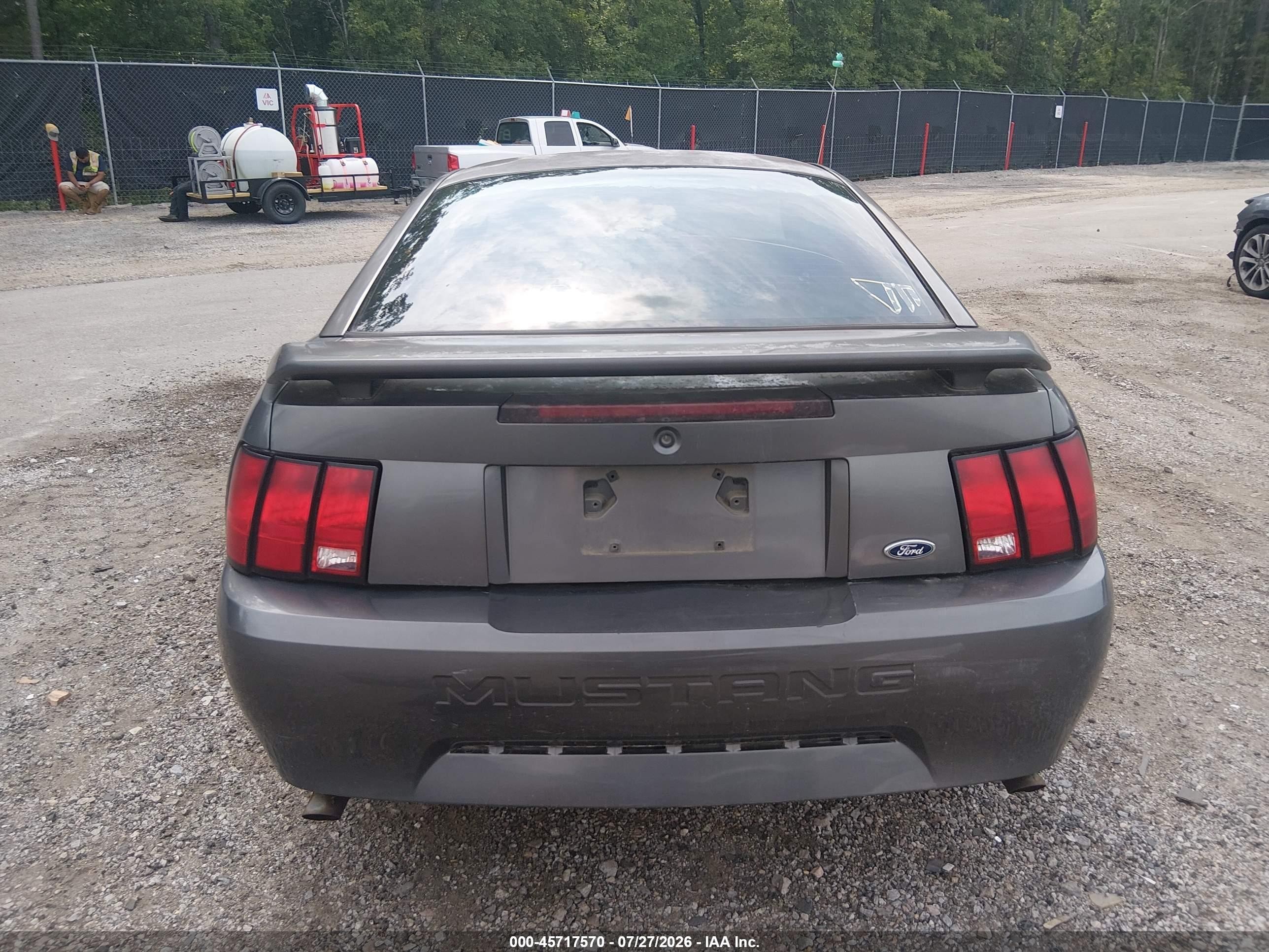 2004 Ford Mustang   Gray vin: 1FAFP40614F165081