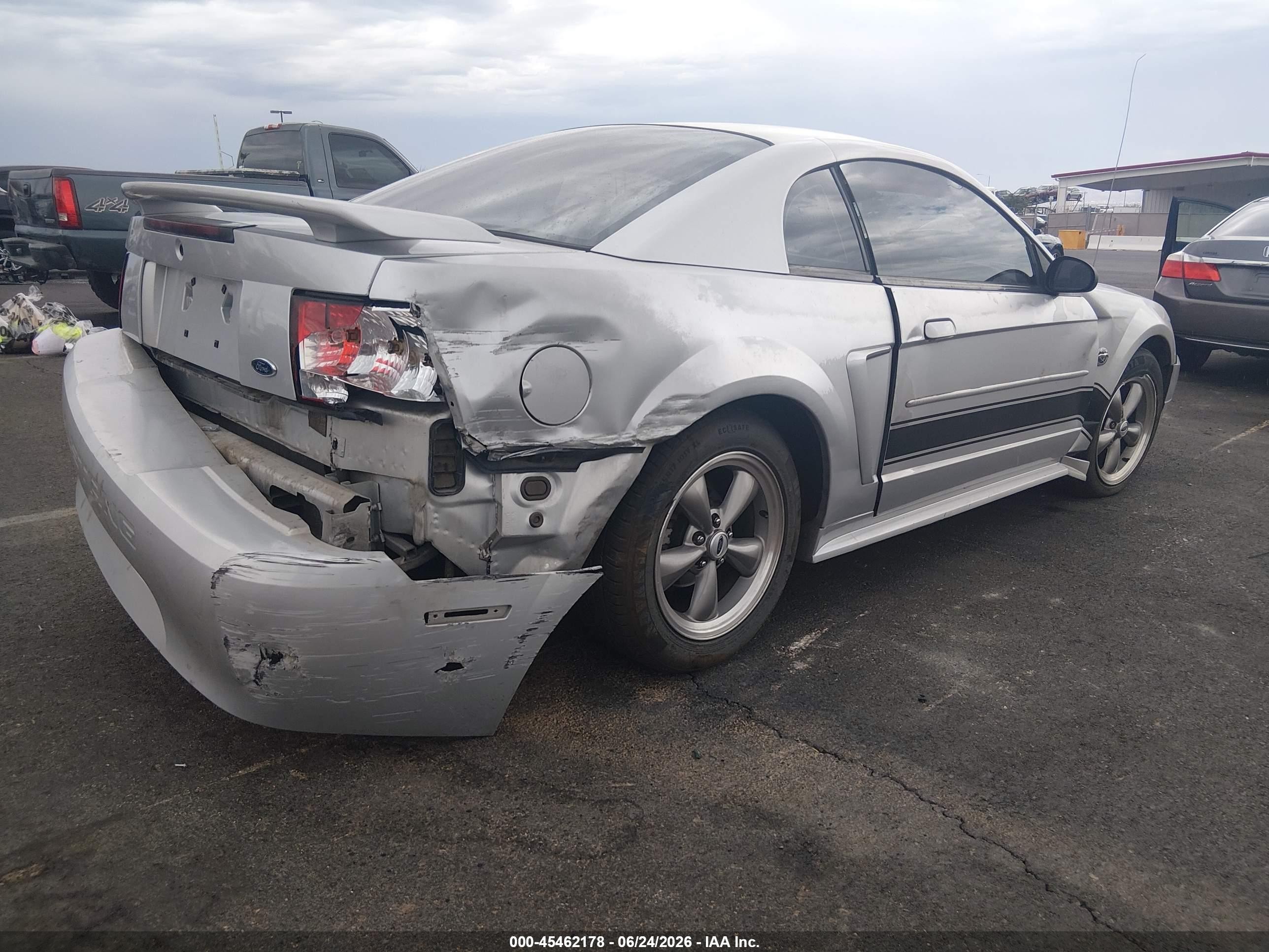 2004 Ford Mustang   Silver vin: 1FAFP40614F220385
