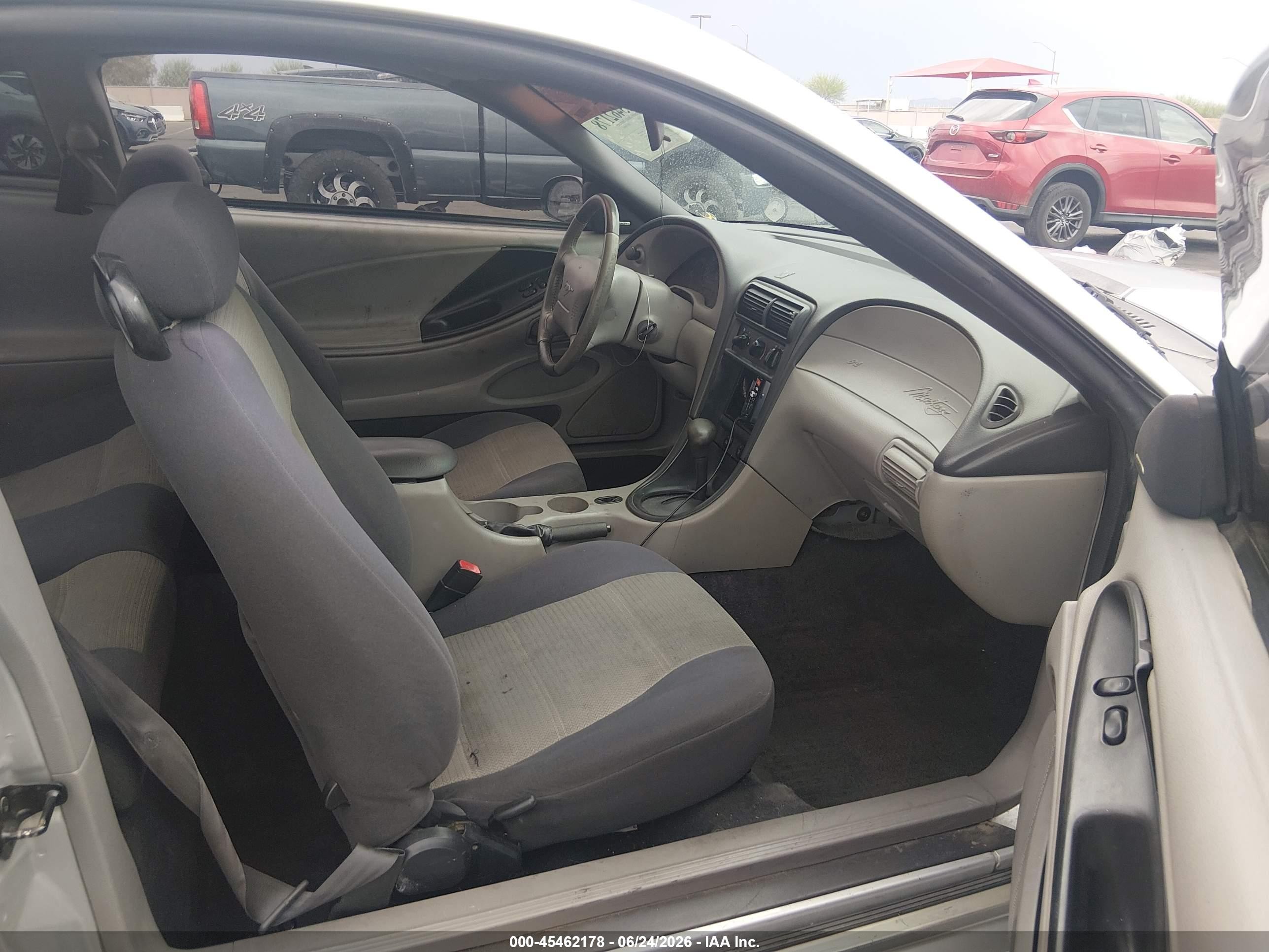 2004 Ford Mustang   Silver vin: 1FAFP40614F220385