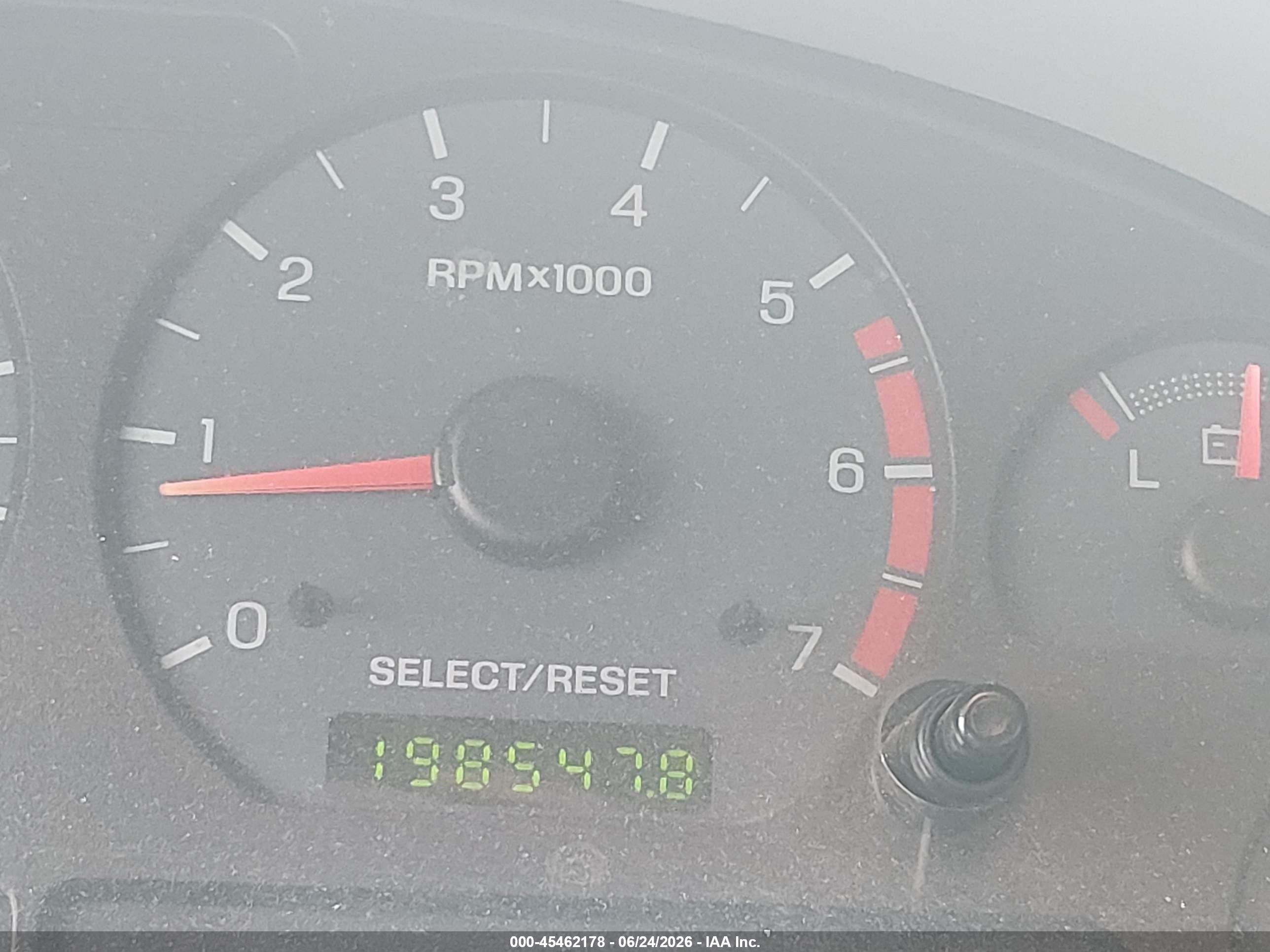 2004 Ford Mustang   Silver vin: 1FAFP40614F220385
