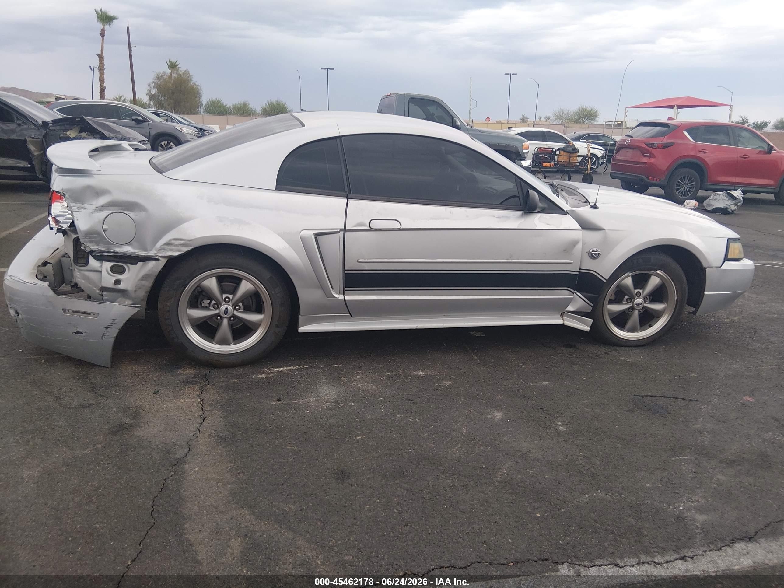 2004 Ford Mustang   Silver vin: 1FAFP40614F220385