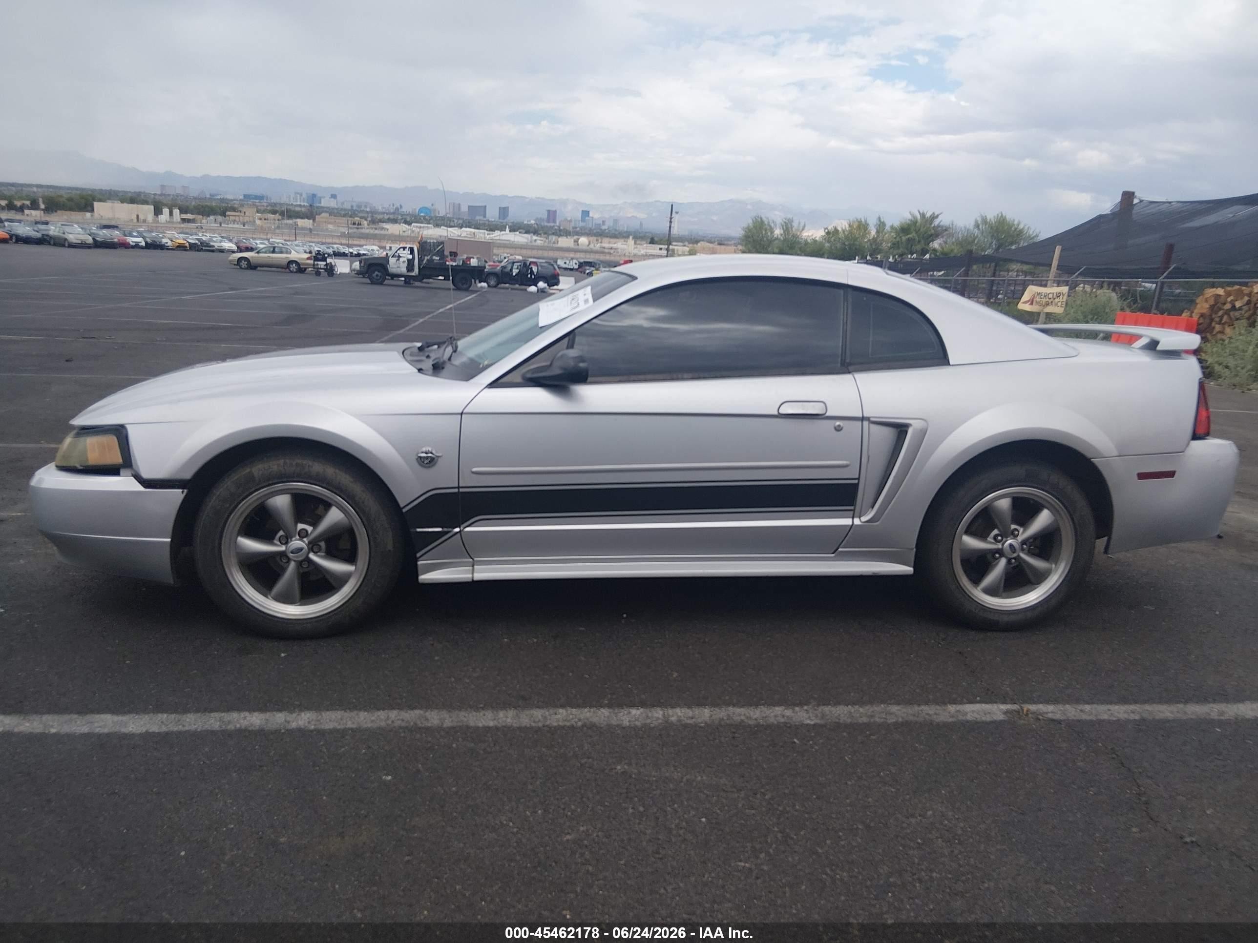 2004 Ford Mustang   Silver vin: 1FAFP40614F220385