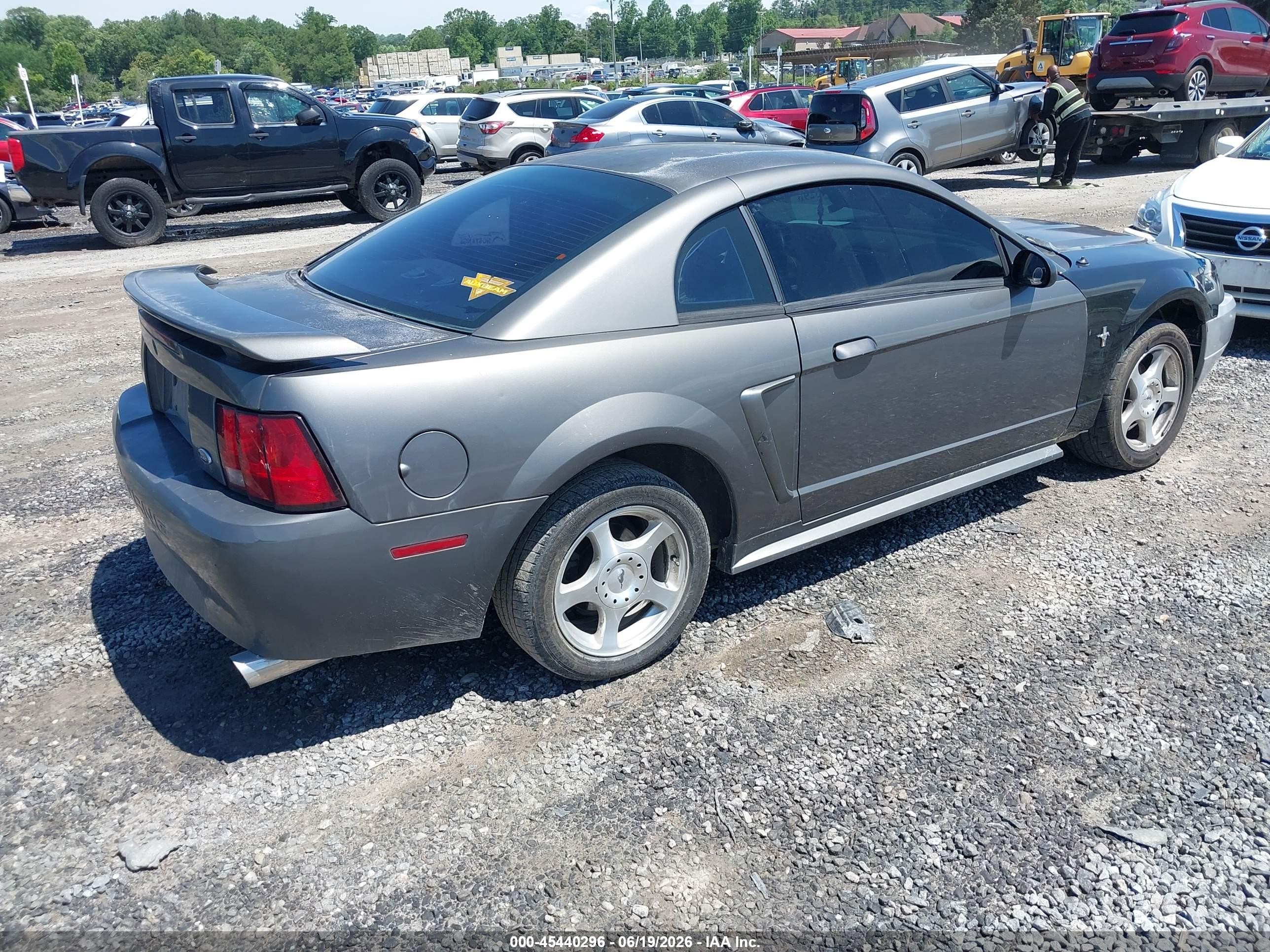 2004 Ford Mustang   Gray vin: 1FAFP40614F220838