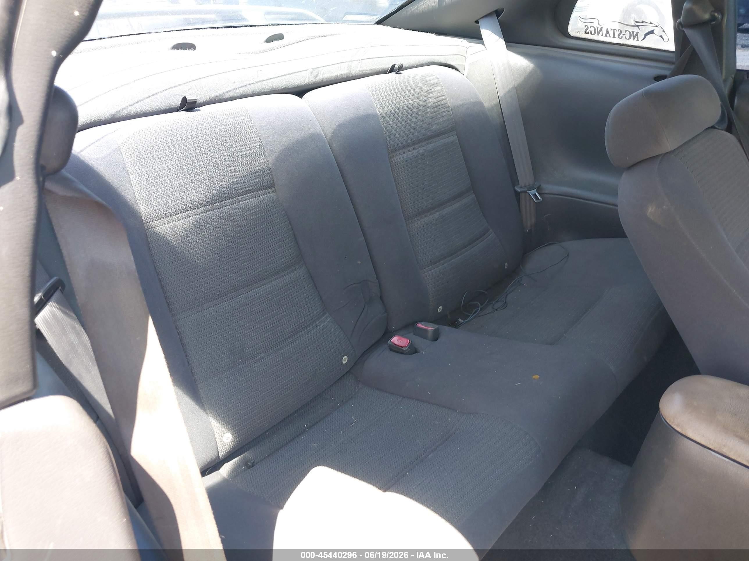 2004 Ford Mustang   Gray vin: 1FAFP40614F220838
