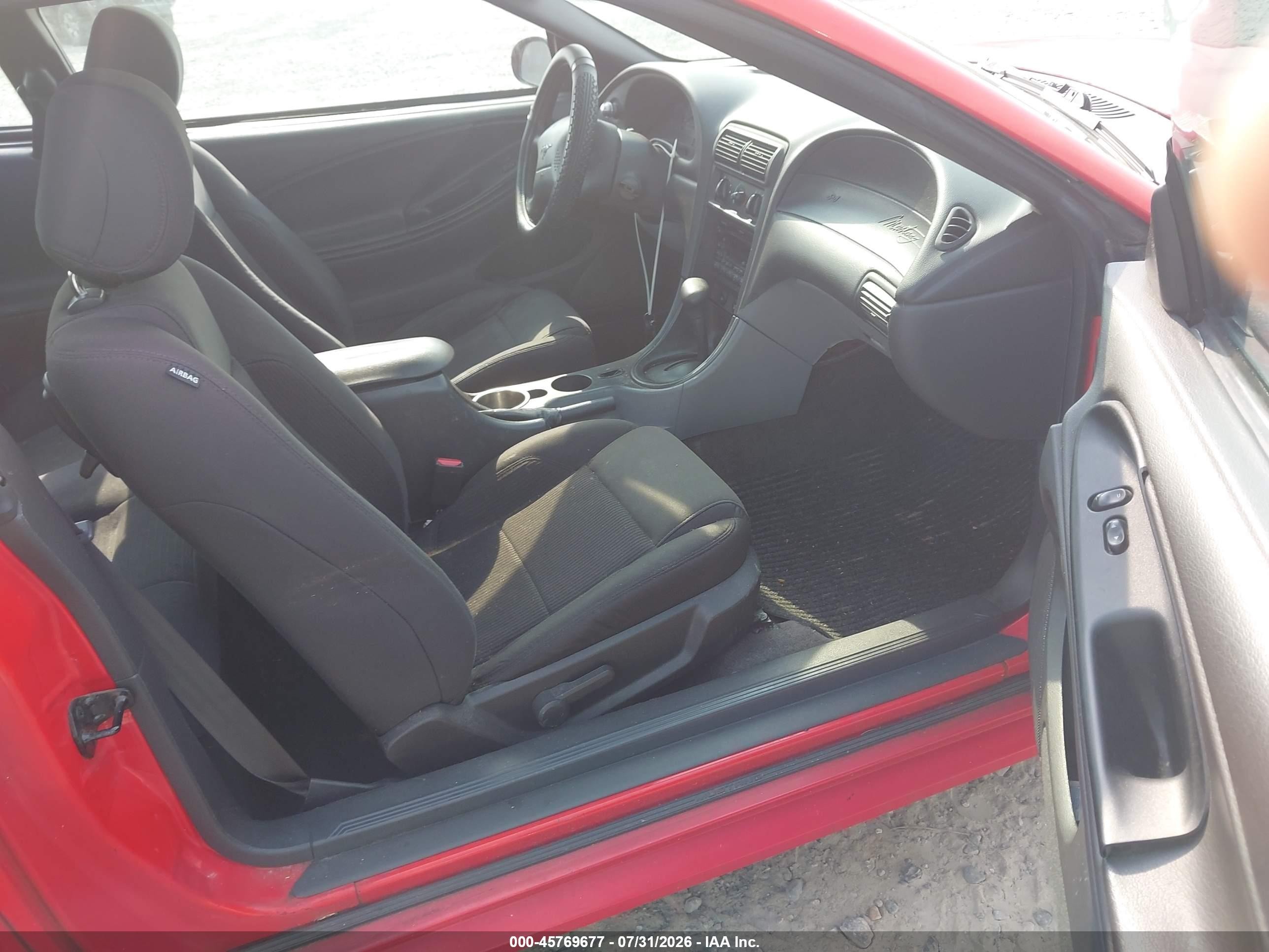 2004 Ford Mustang   Red vin: 1FAFP40624F146281