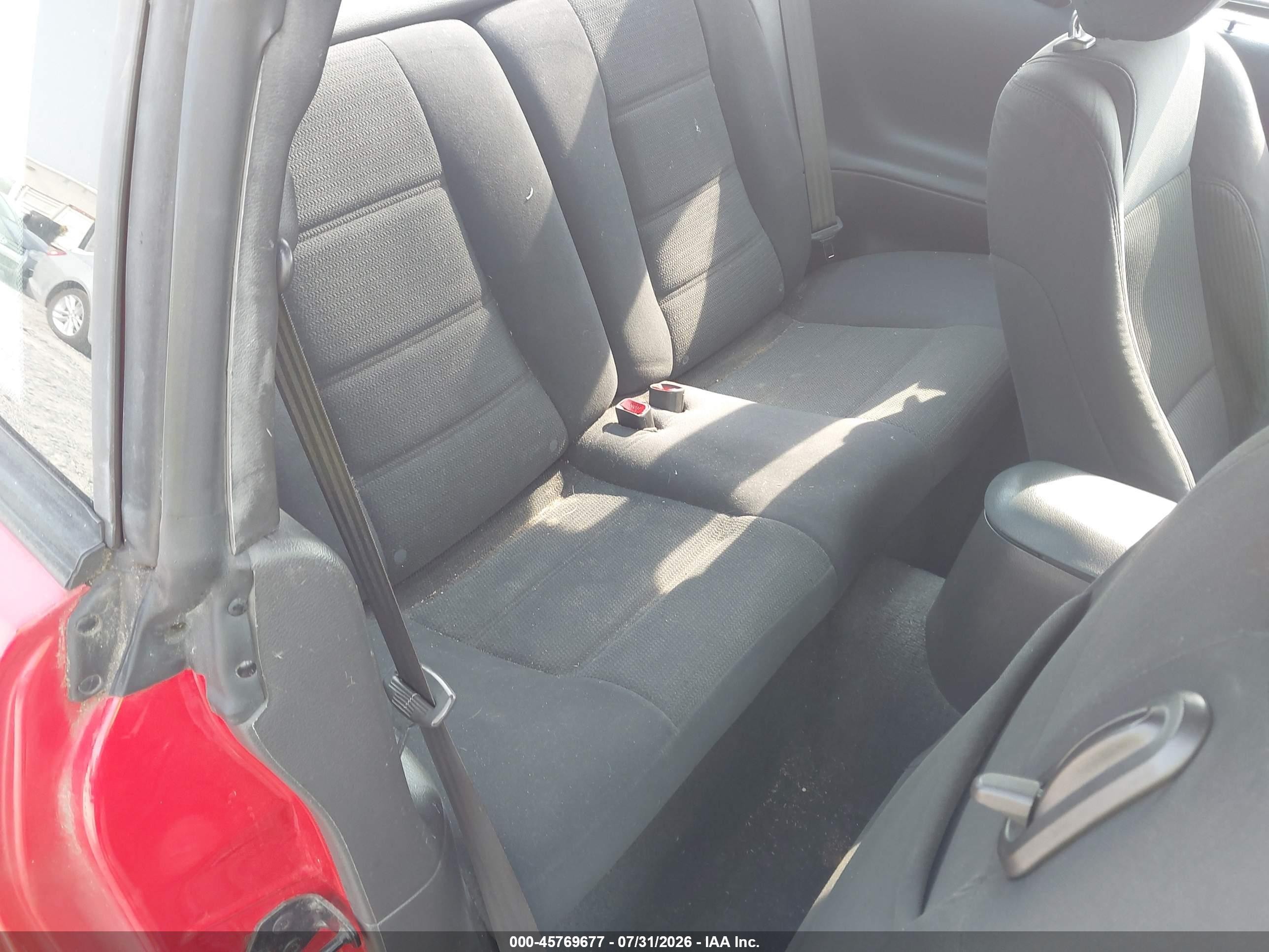 2004 Ford Mustang   Red vin: 1FAFP40624F146281