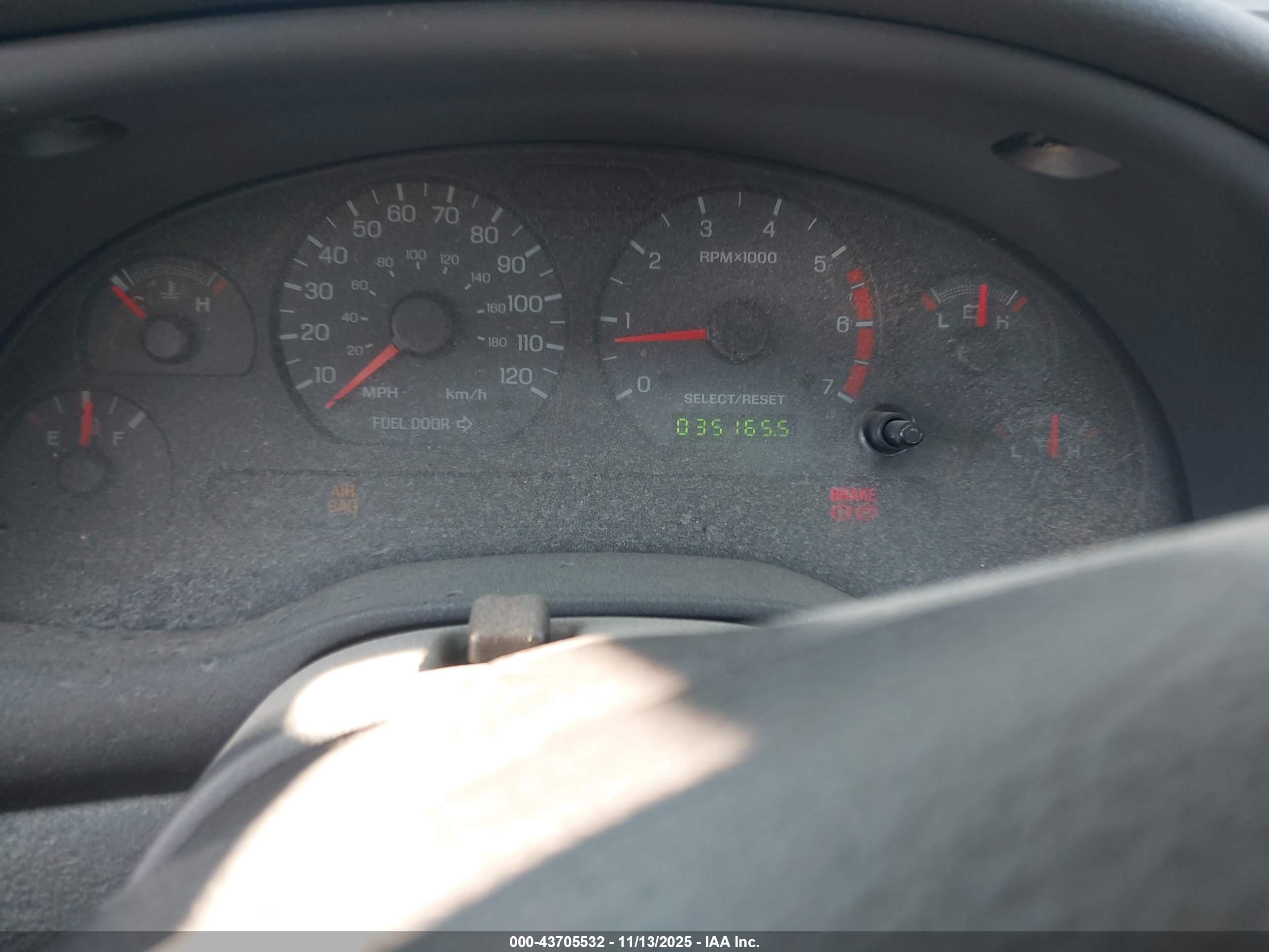 2004 Ford Mustang   Gray vin: 1FAFP40624F161301