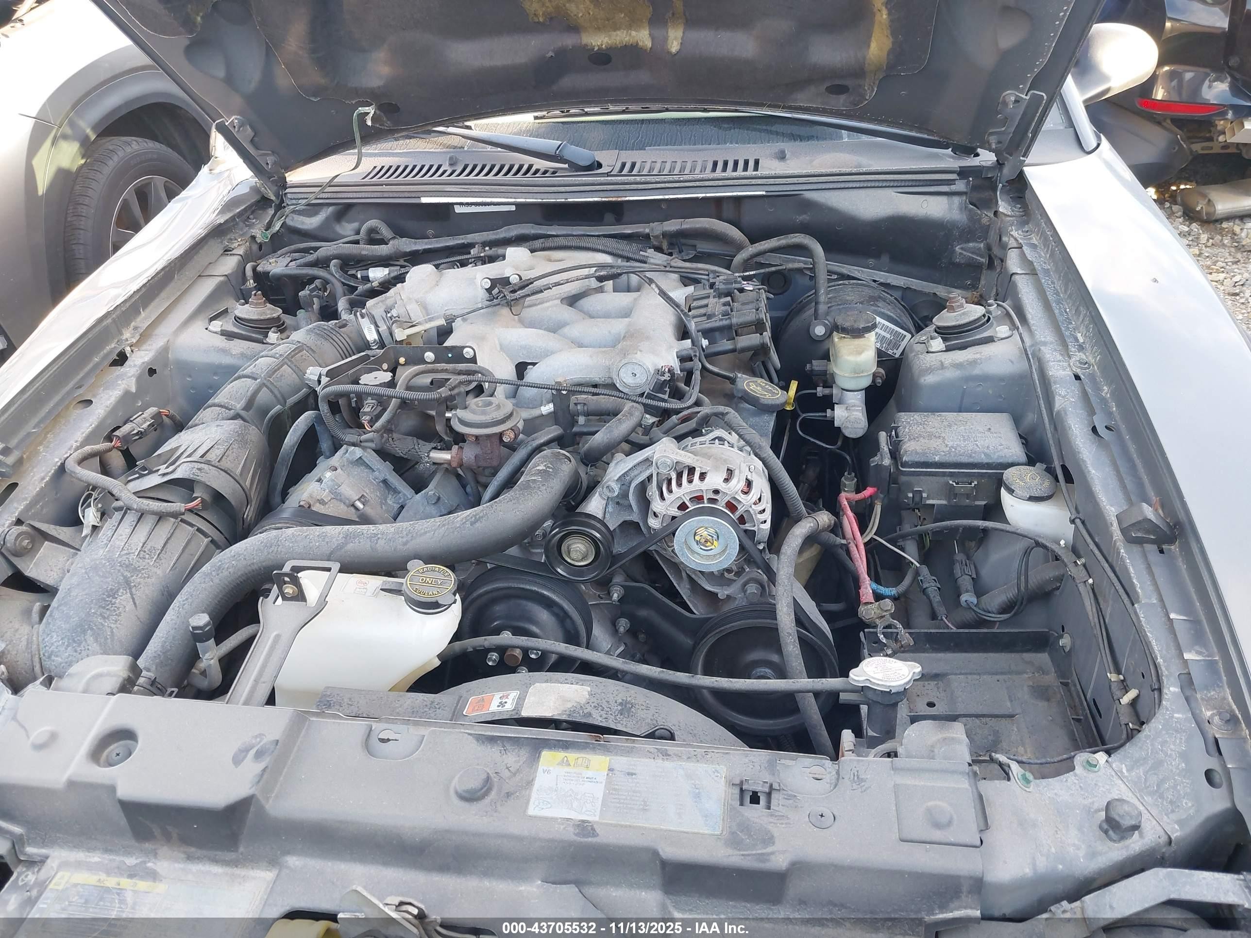 2004 Ford Mustang   Gray vin: 1FAFP40624F161301