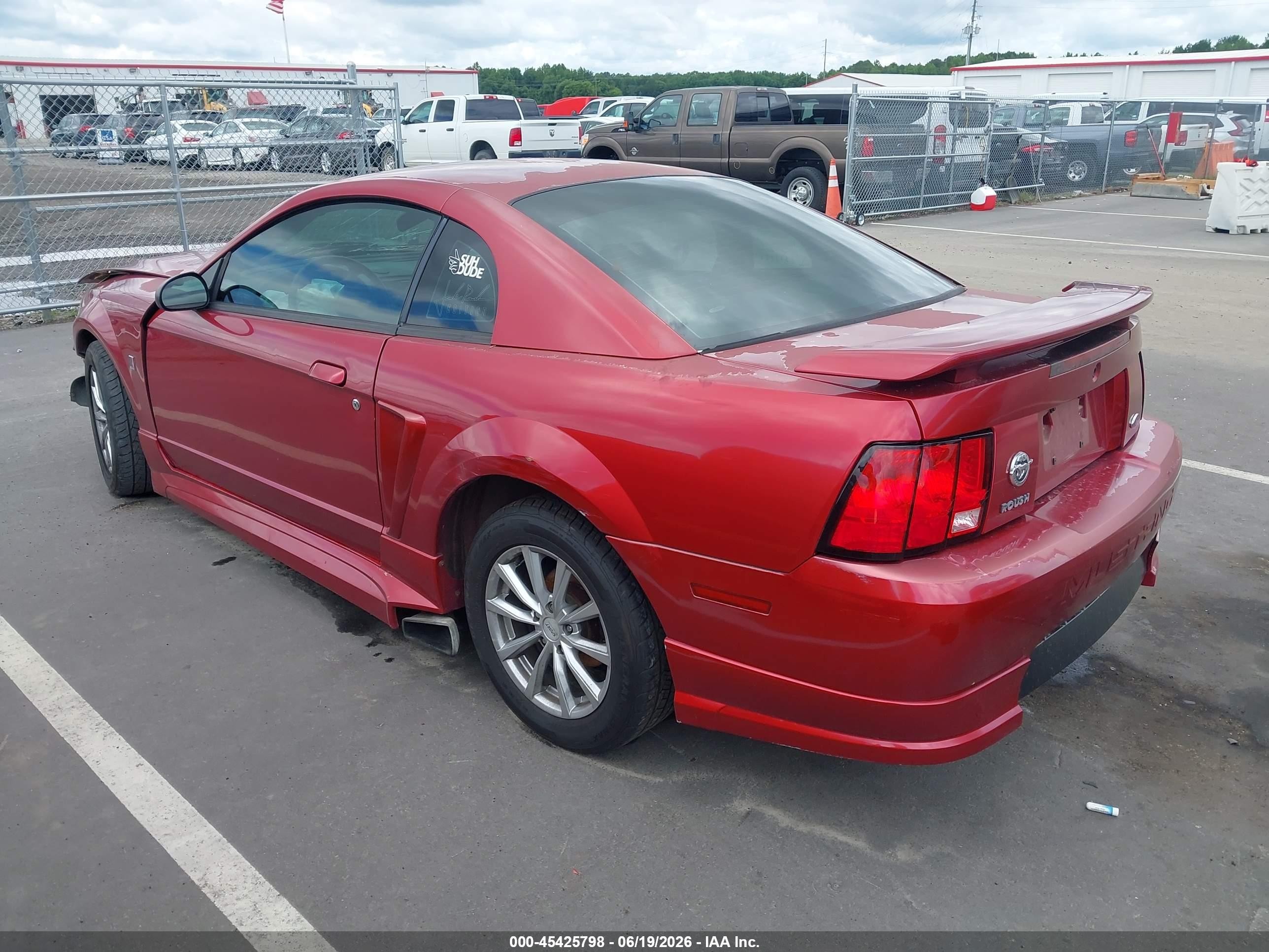 2004 Ford Mustang   Red vin: 1FAFP40624F167874