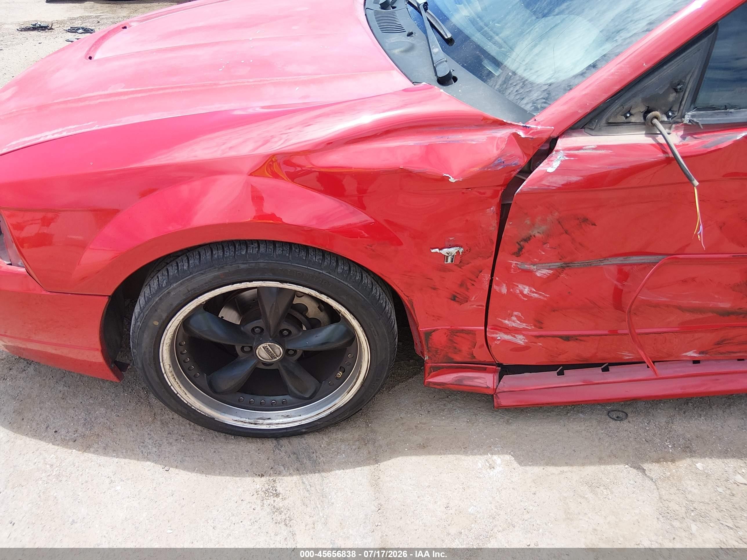 2004 Ford Mustang   Red vin: 1FAFP40634F154308