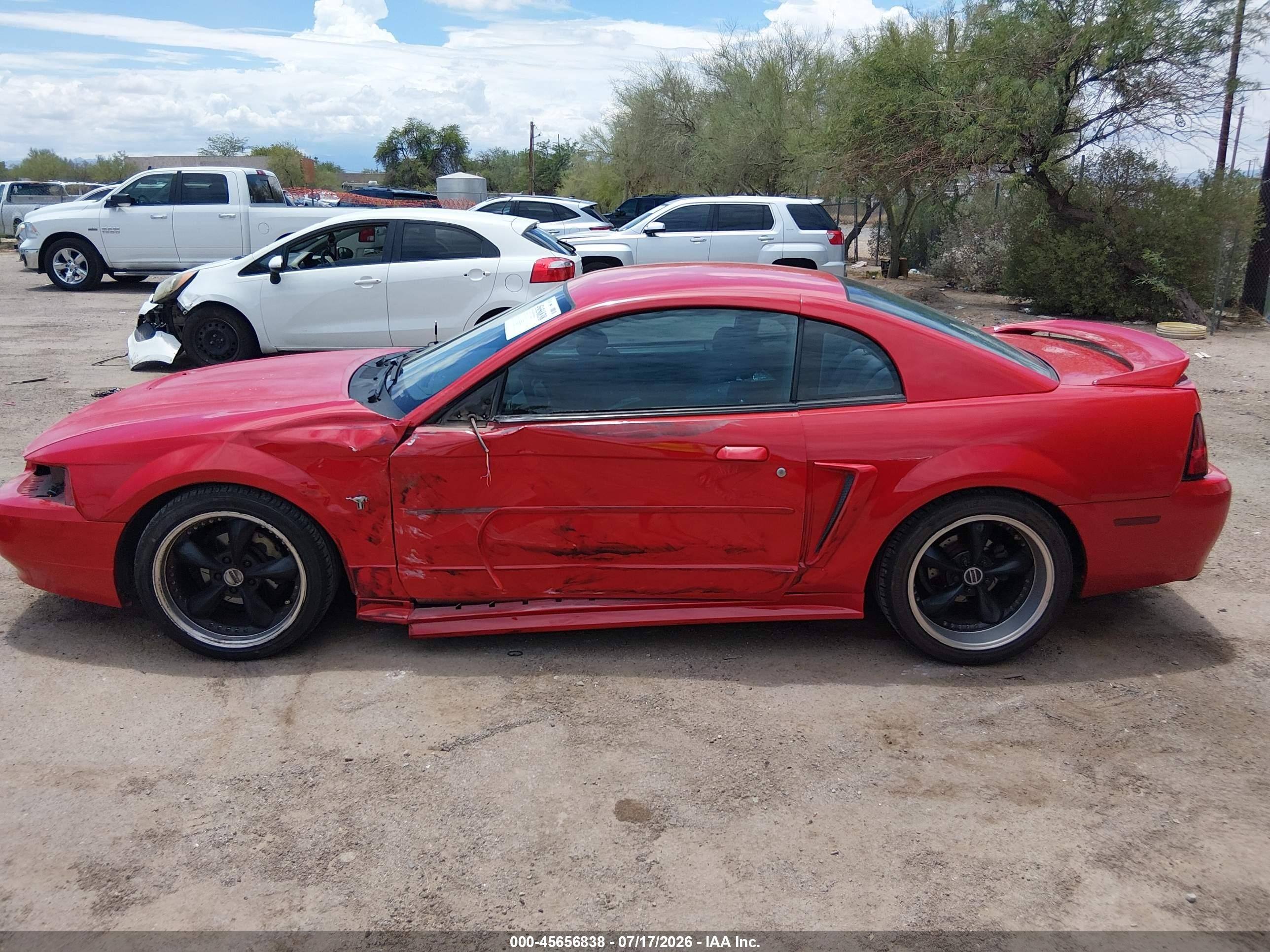 2004 Ford Mustang   Red vin: 1FAFP40634F154308