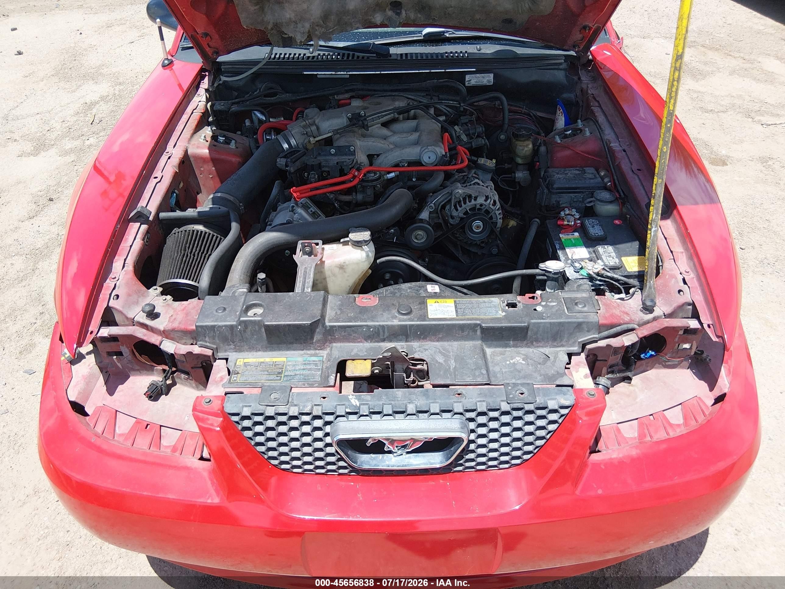 2004 Ford Mustang   Red vin: 1FAFP40634F154308
